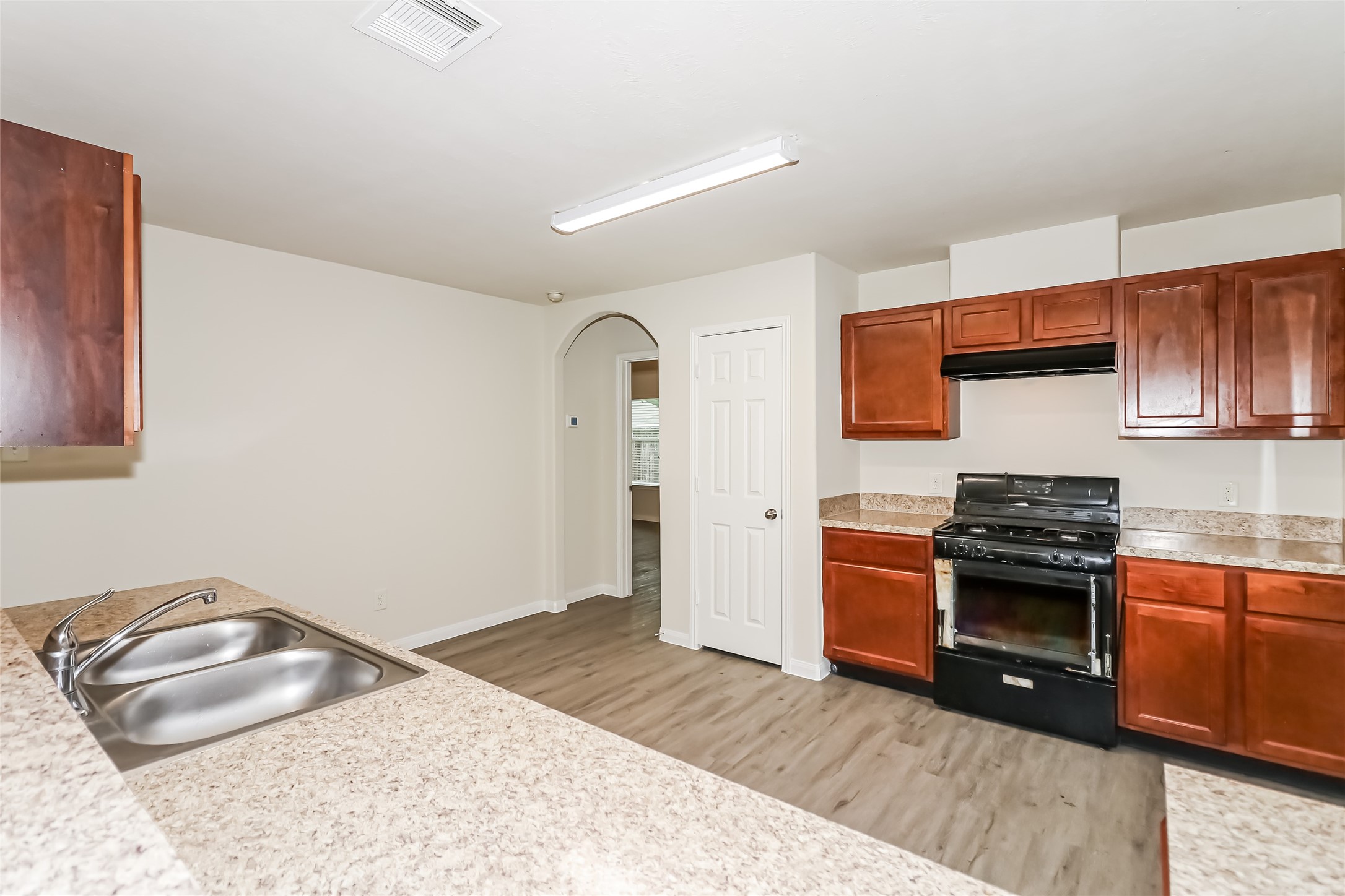 5614 Amelia Plantation Drive Property Photo 4