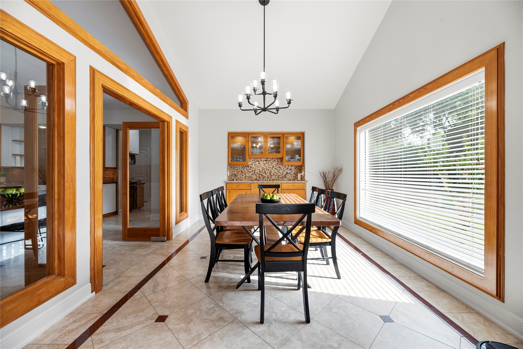 4815 Diamond Springs Drive Property Photo 14