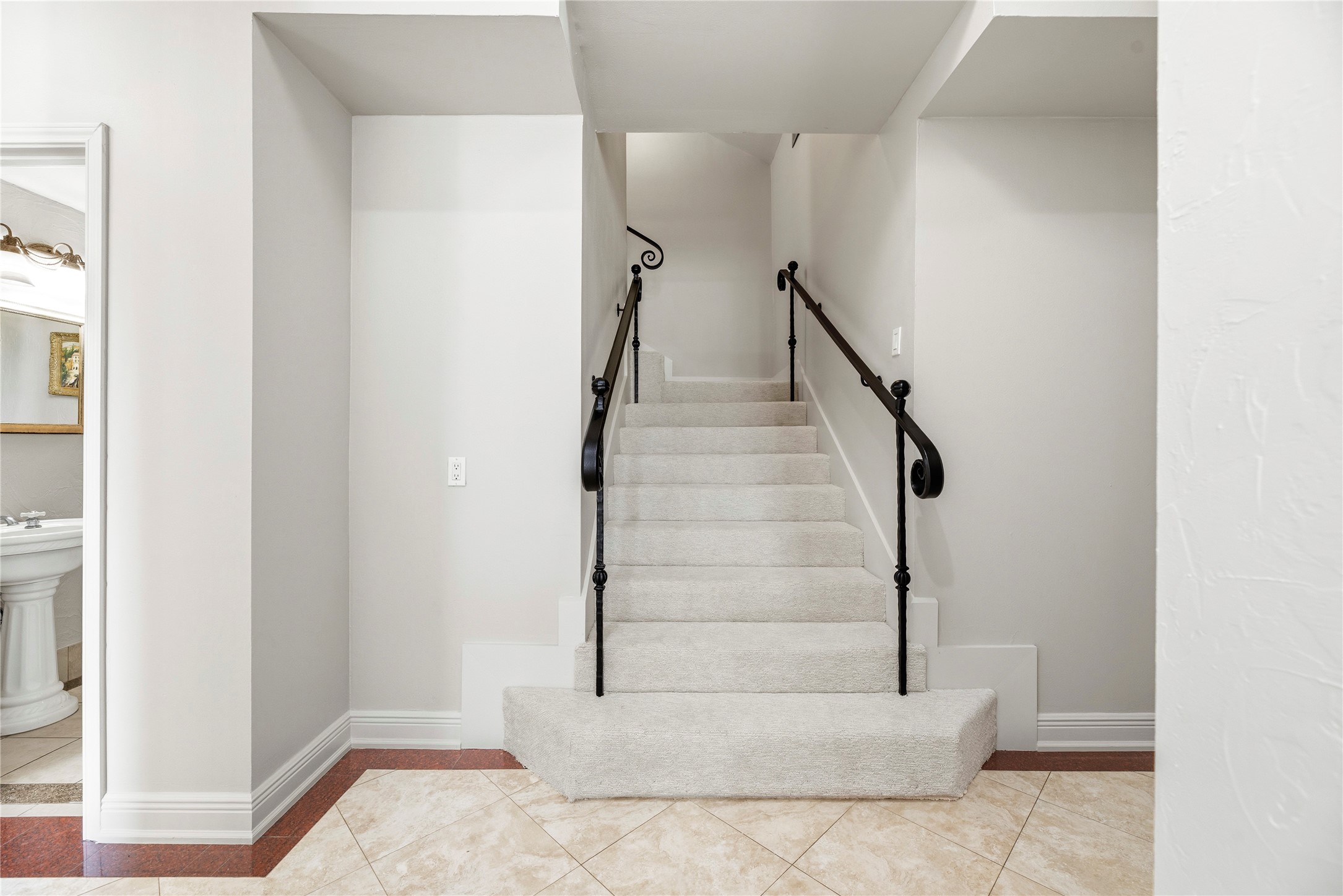 4815 Diamond Springs Drive Property Photo 30