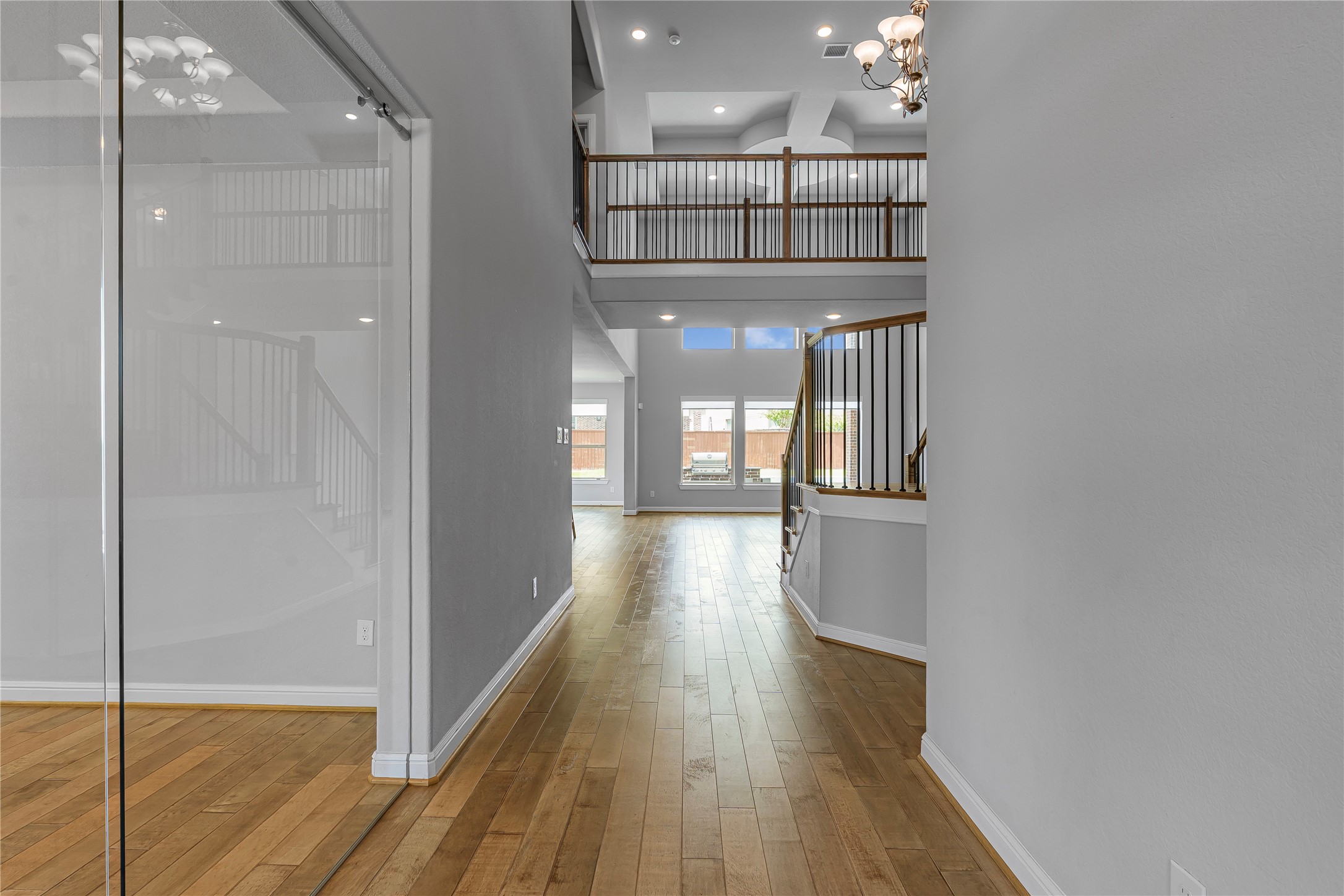 11 Winter Thicket Place Property Photo 4