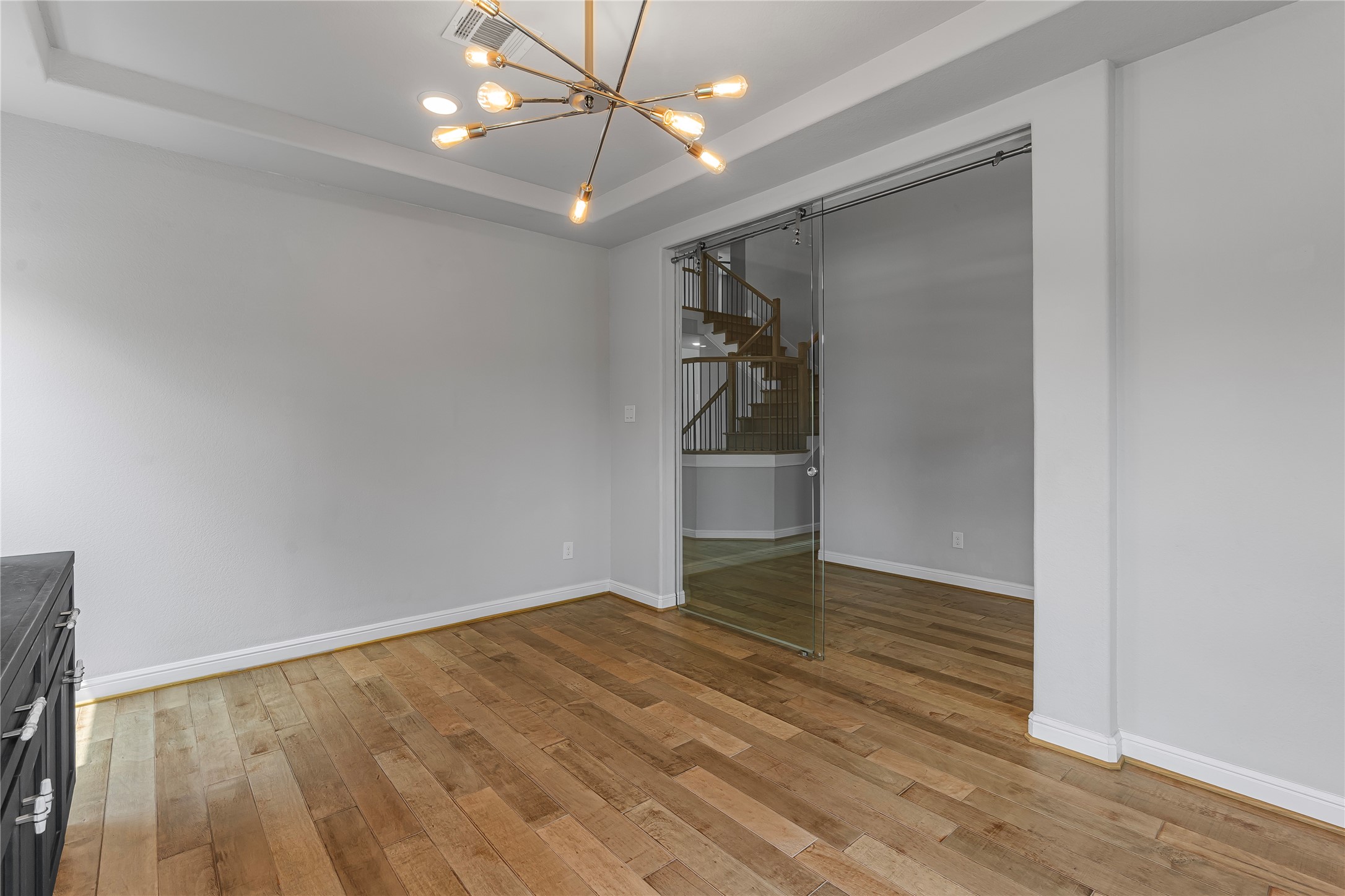 11 Winter Thicket Place Property Photo 5