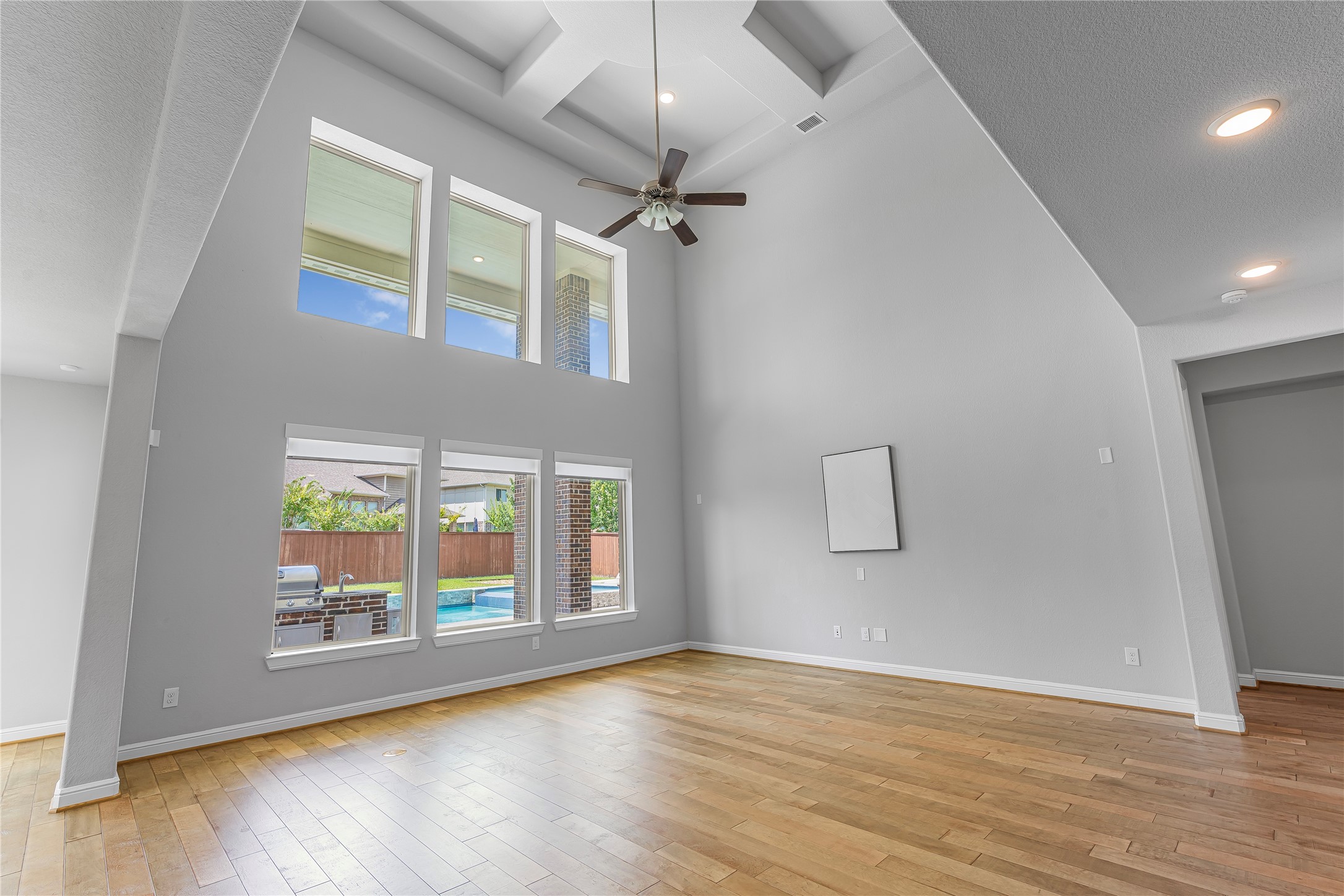11 Winter Thicket Place Property Photo 6