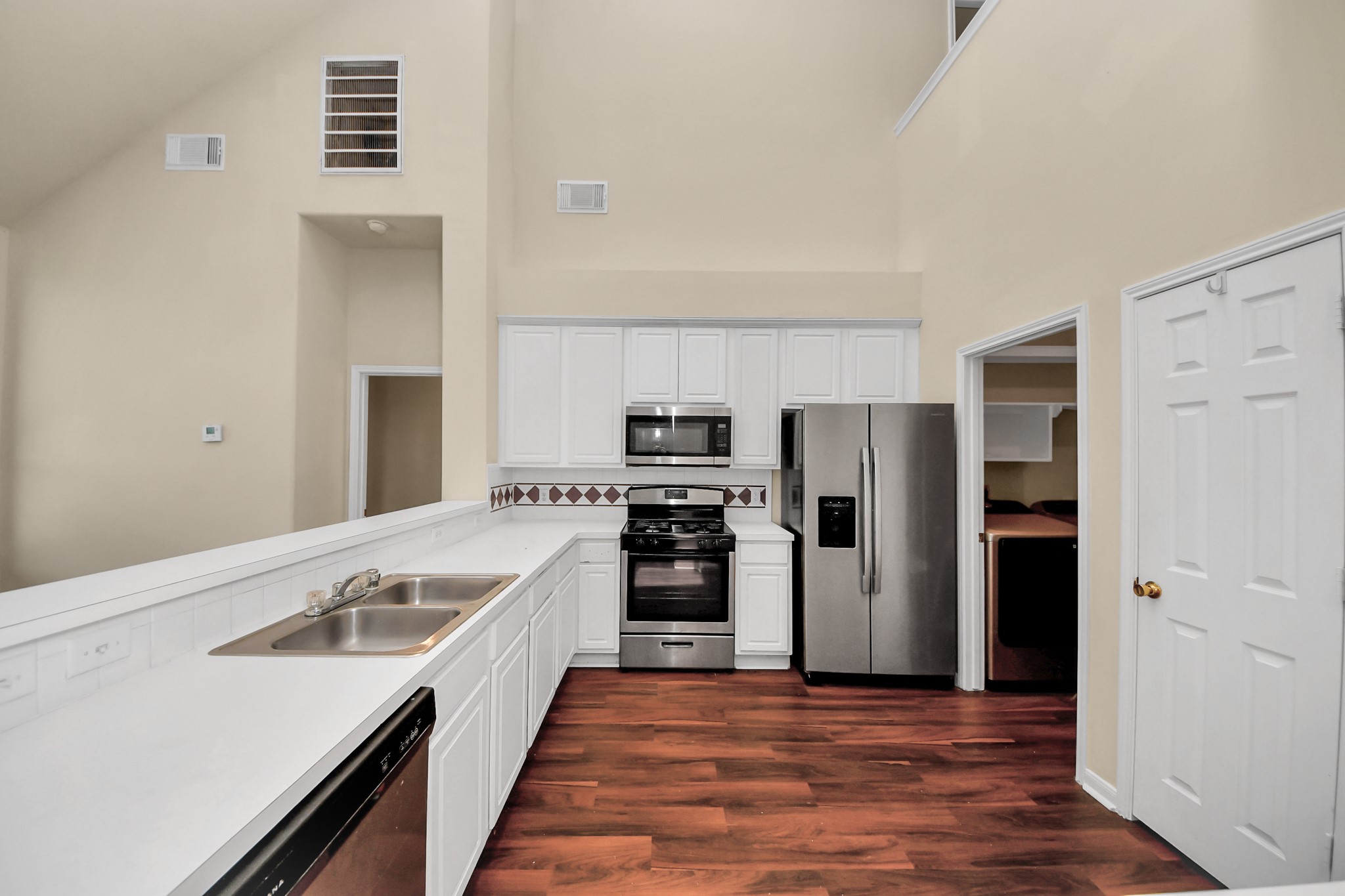 530 Majestic Ridge Drive Property Photo 8