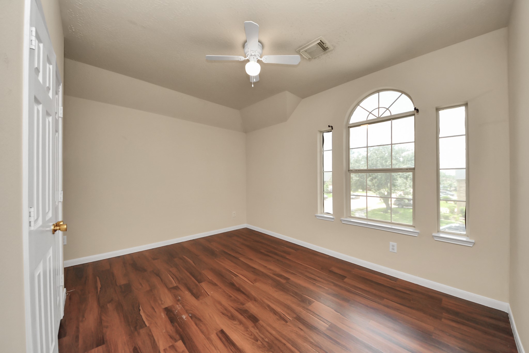 530 Majestic Ridge Drive Property Photo 15