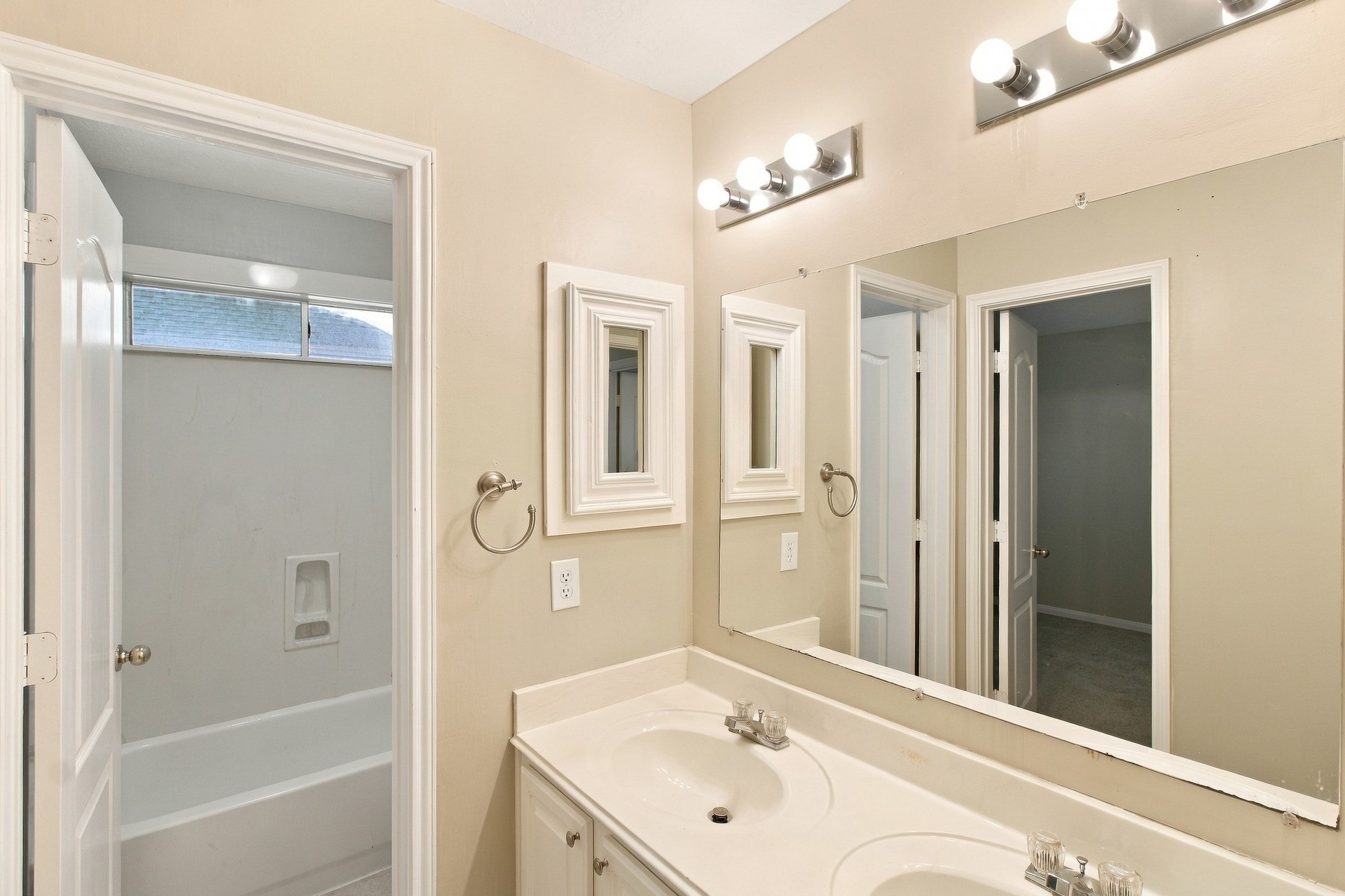 2208 Palm Lagoon Drive Property Photo 12