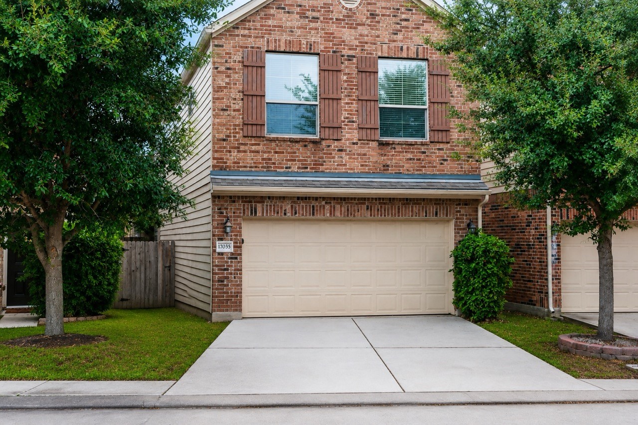 17035 Amarose Drive Property Photo 1