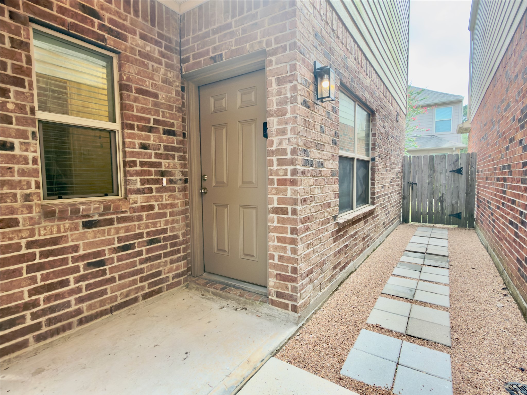 17035 Amarose Drive Property Photo 2