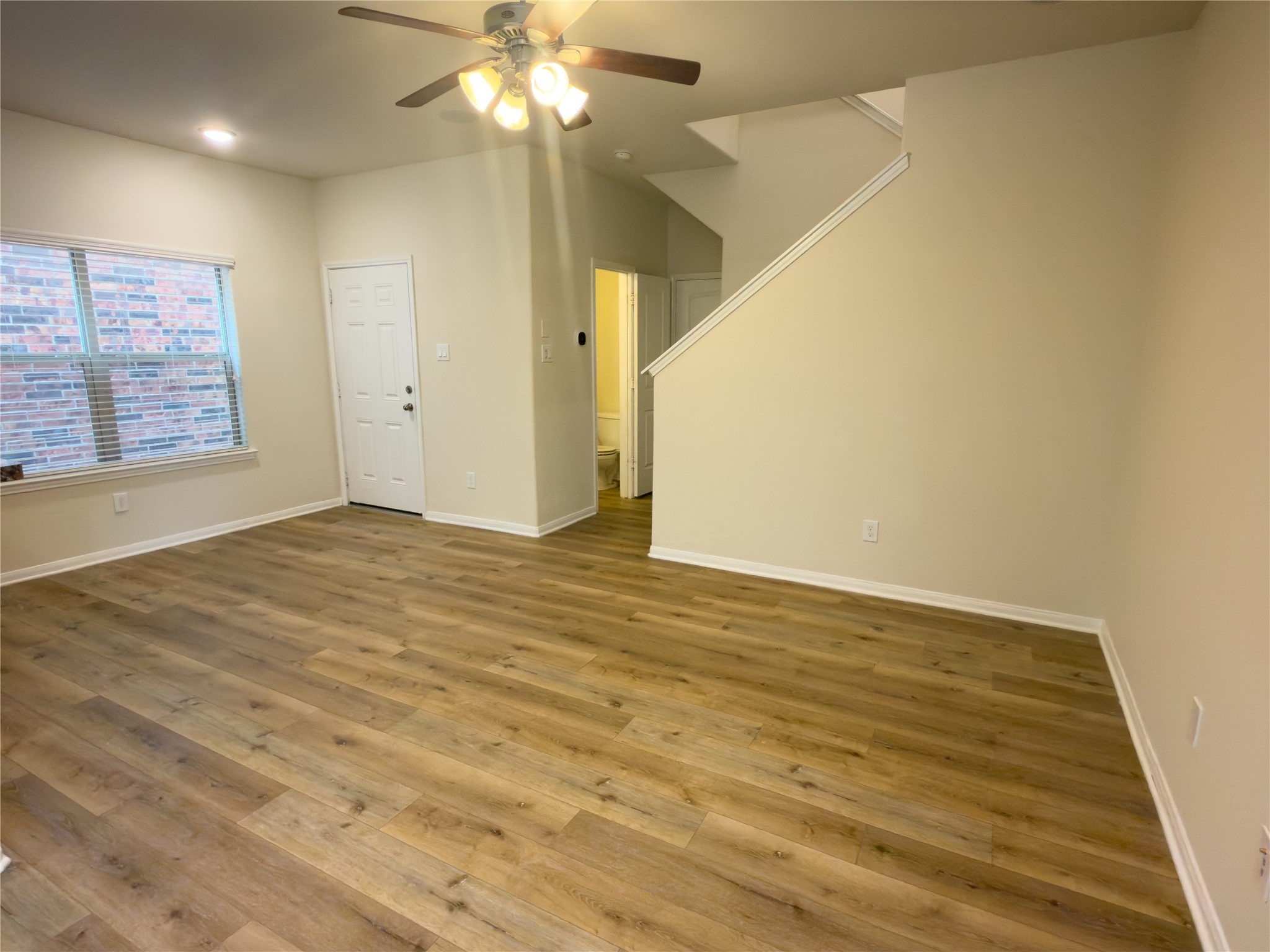 17035 Amarose Drive Property Photo 11