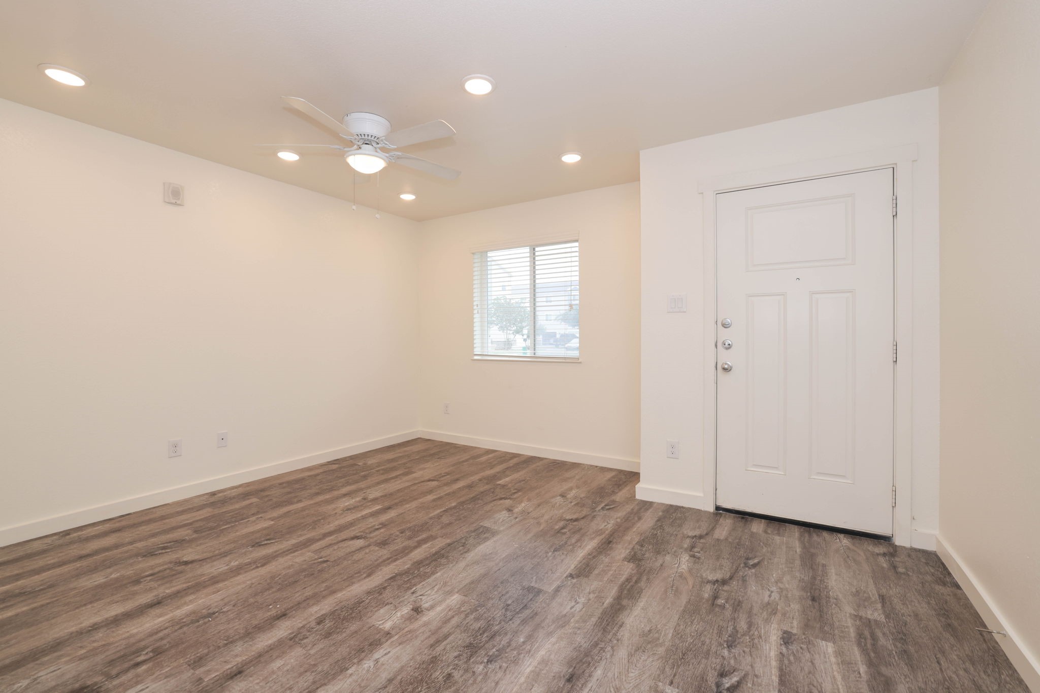 21155 Gosling Road 46 C Property Photo 5