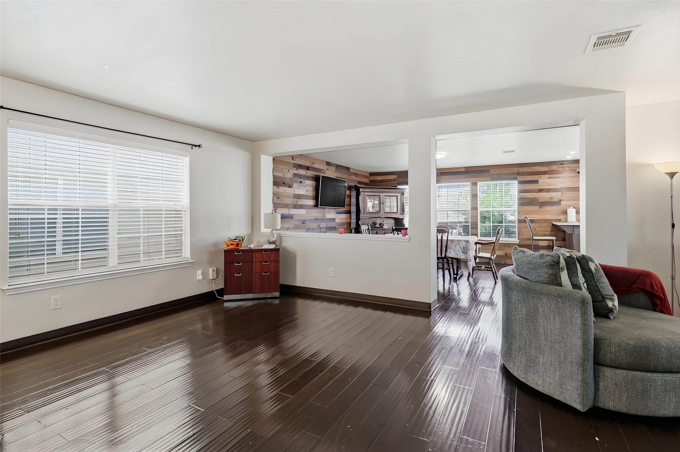 5423 Spring Walk Property Photo 5