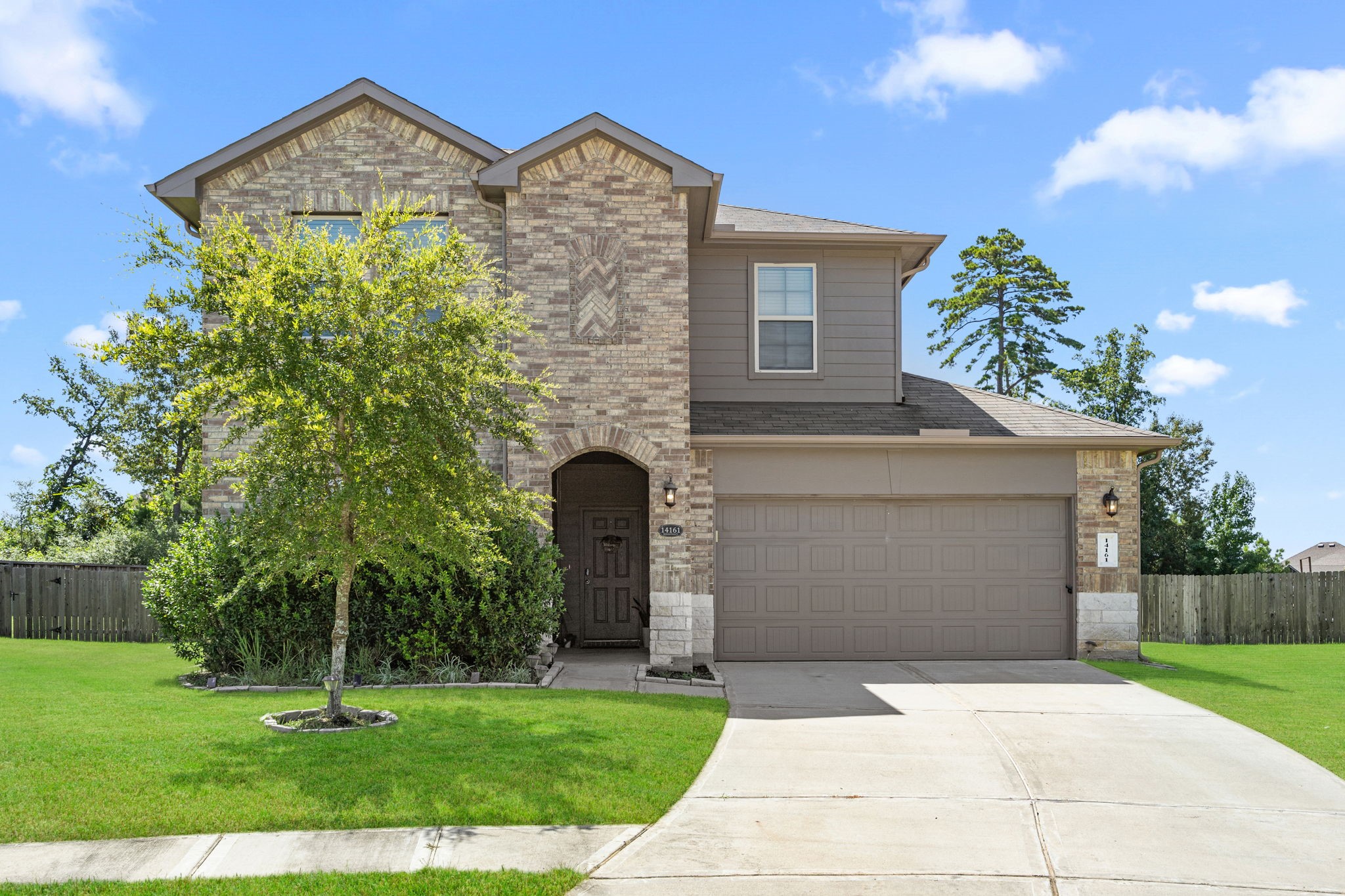 14161 Redwood Forest Trail Property Photo 1