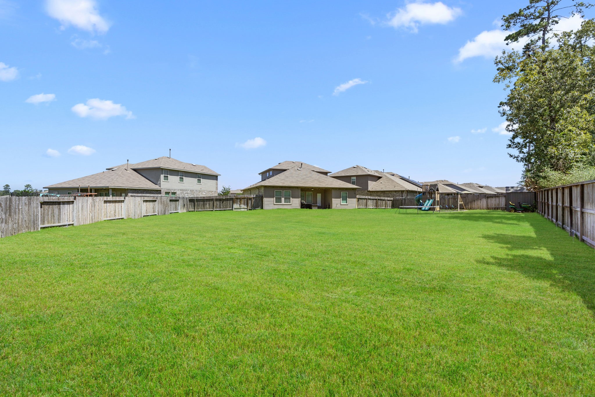 14161 Redwood Forest Trail Property Photo 24