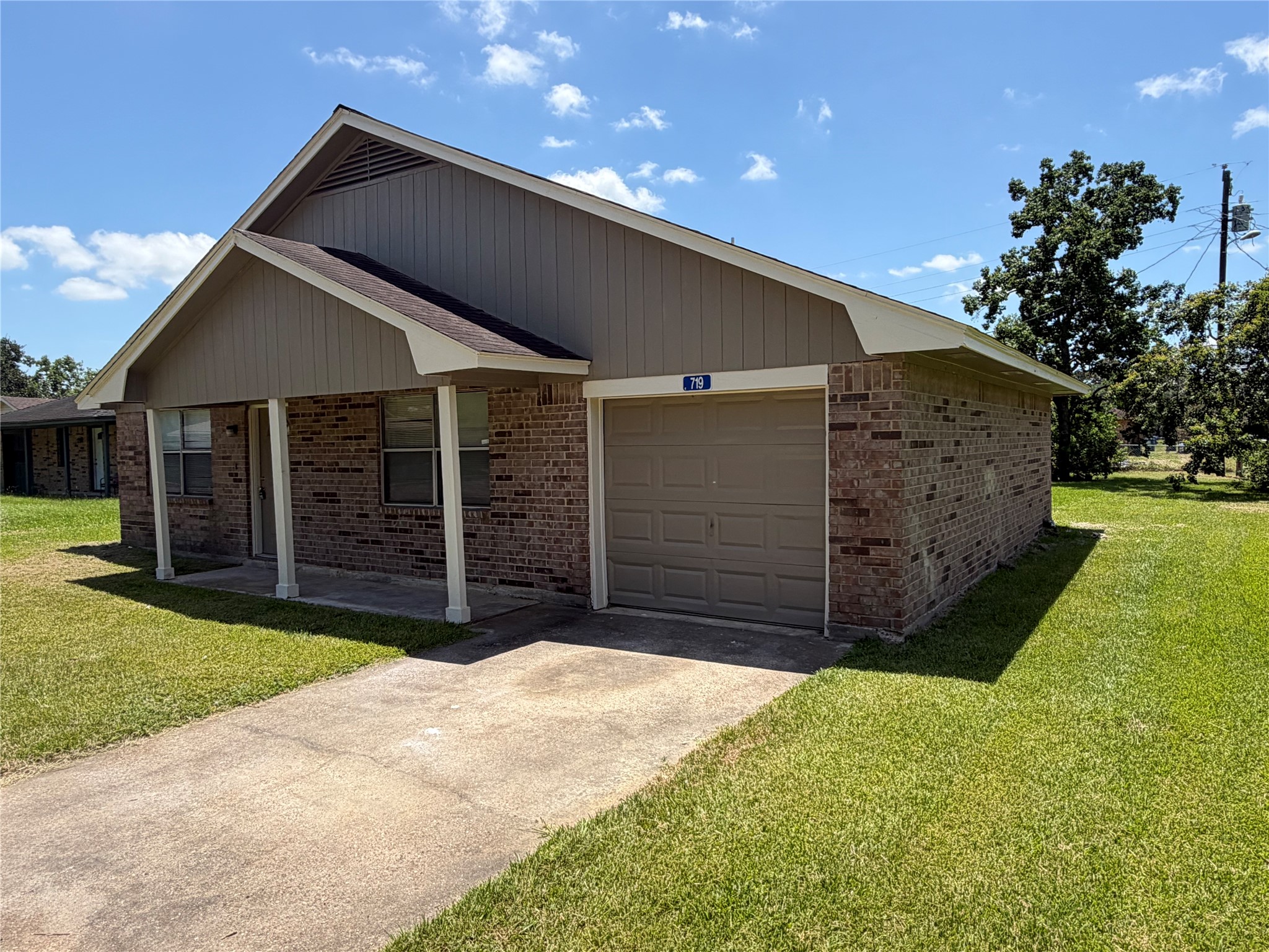 719 Pine Terrace Road Property Photo 1