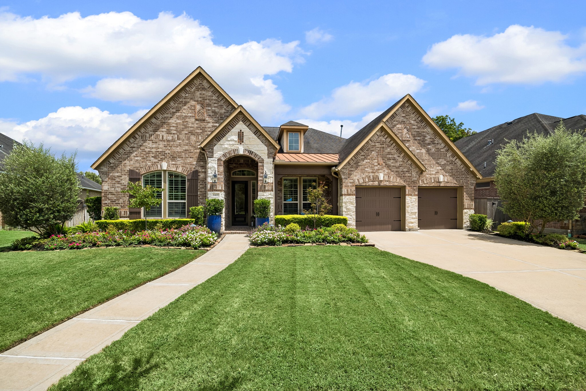 6407 Dexter Bluff Court Property Photo 1