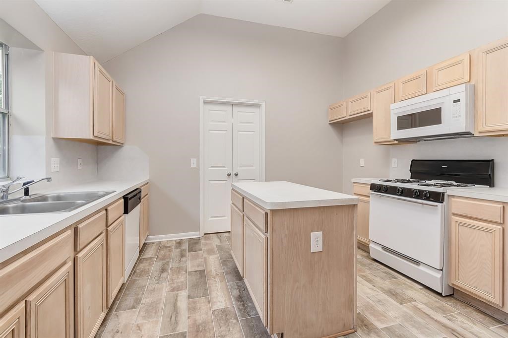 3026 Silver Spring Trail Property Photo 15