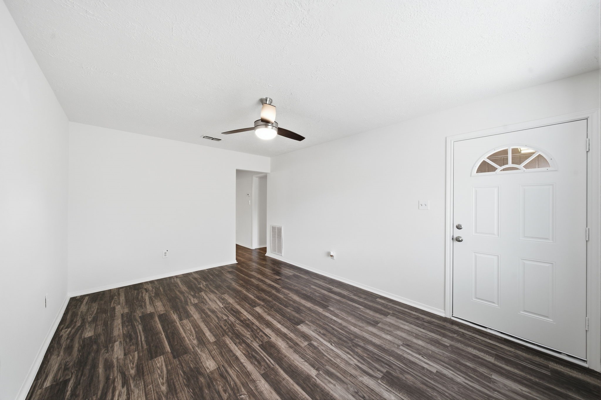 802 E Stadium Court Property Photo 2