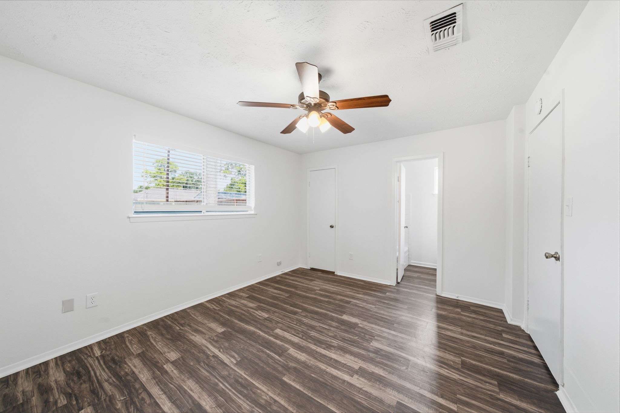 802 E Stadium Court Property Photo 17