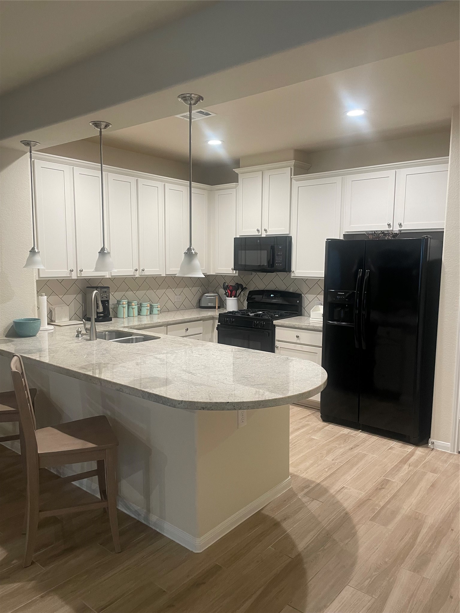 5514 Clarendon Hills Court Property Photo 10