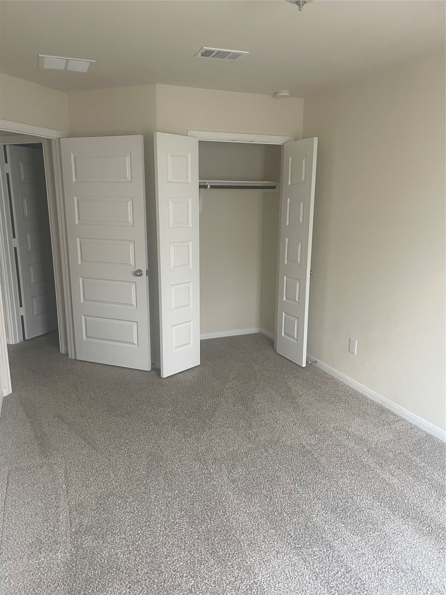 5514 Clarendon Hills Court Property Photo 38