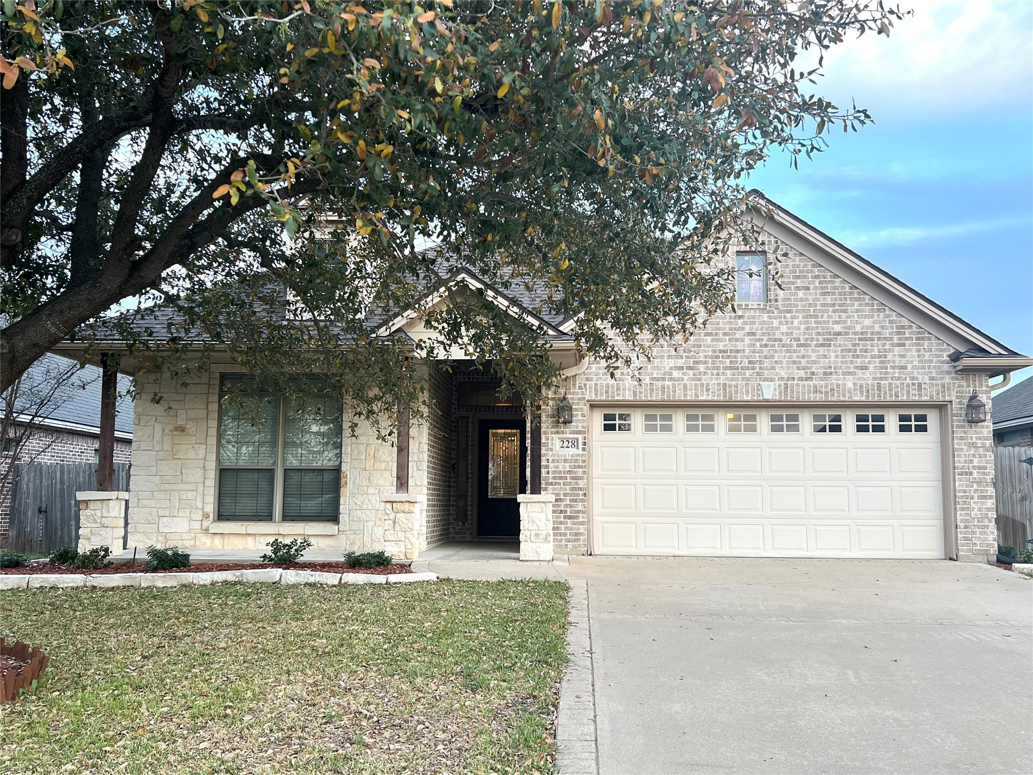228 Passendale Lane Property Photo
