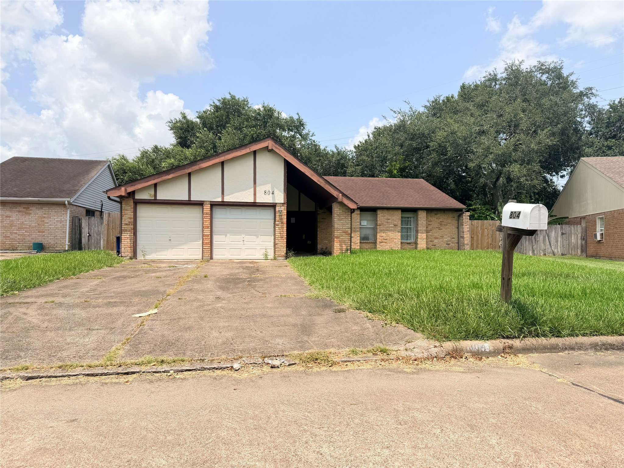 804 Driftwood Street Property Photo 1