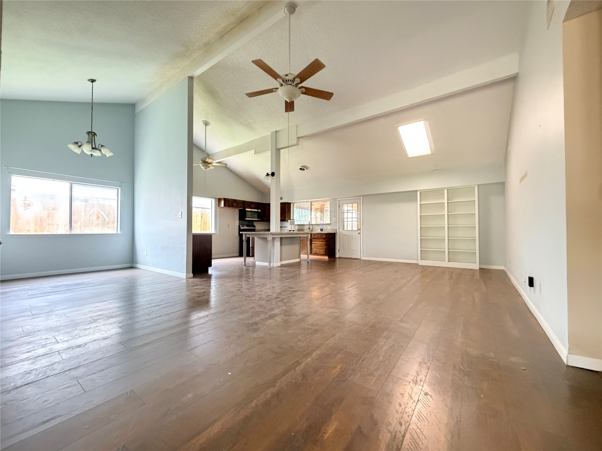804 Driftwood Street Property Photo 2