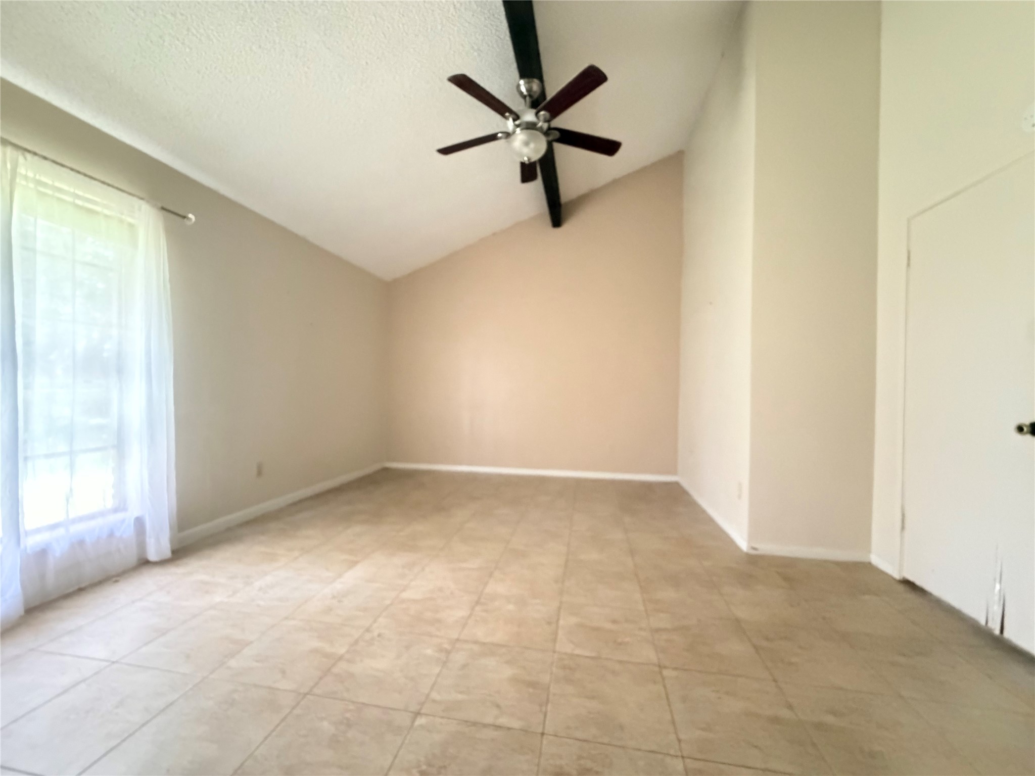 804 Driftwood Street Property Photo 9