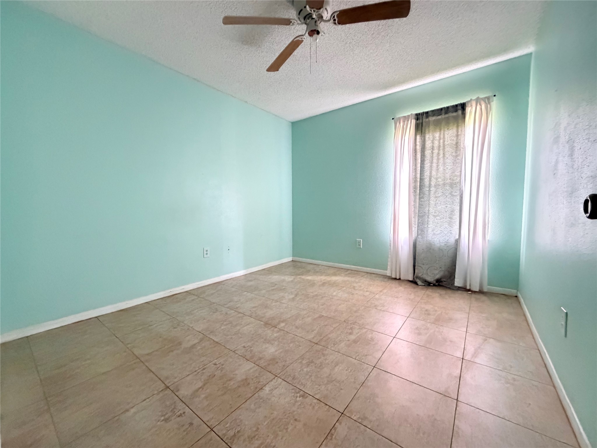 804 Driftwood Street Property Photo 14