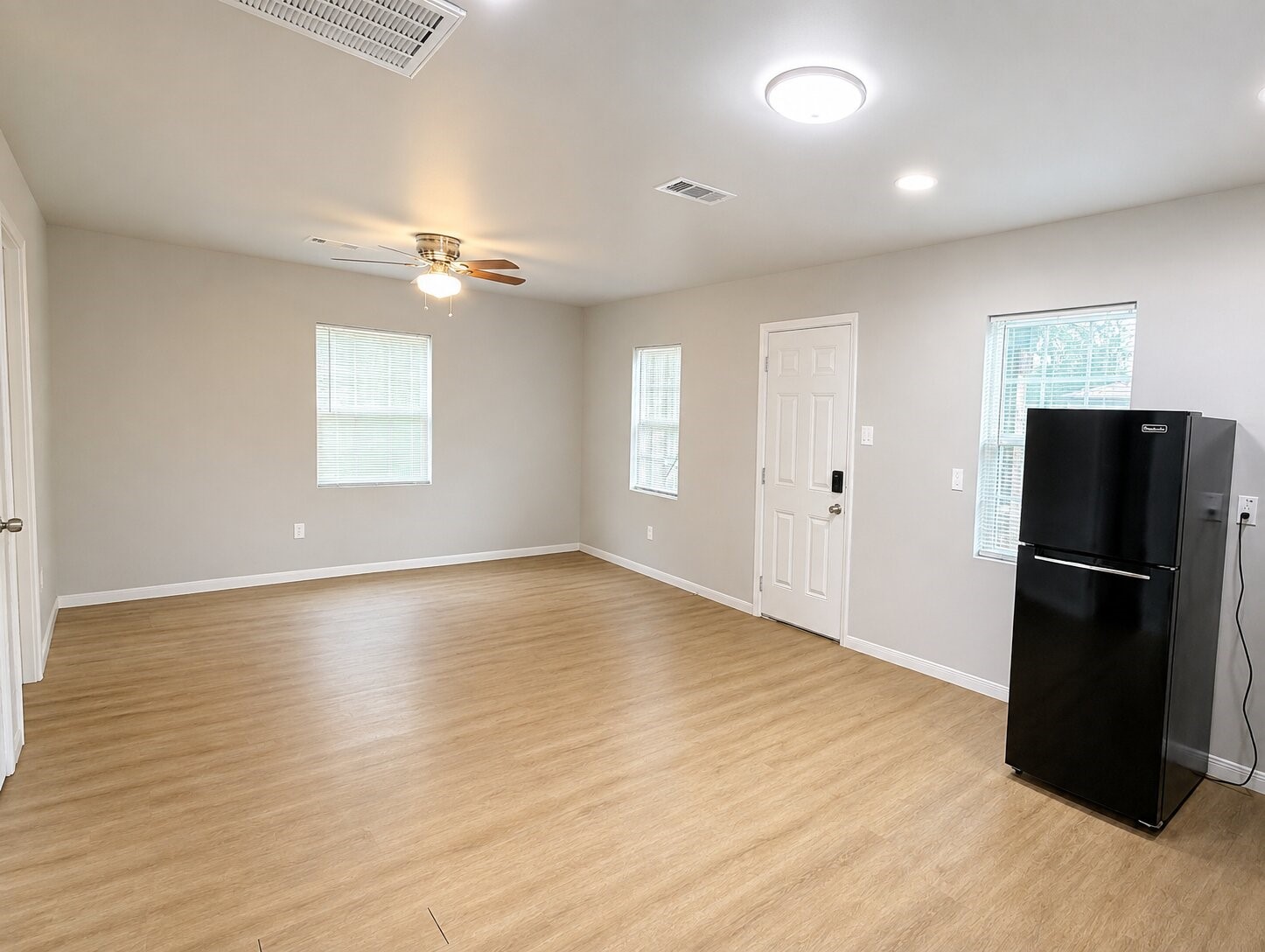 15521 Highway 6 Property Photo 3