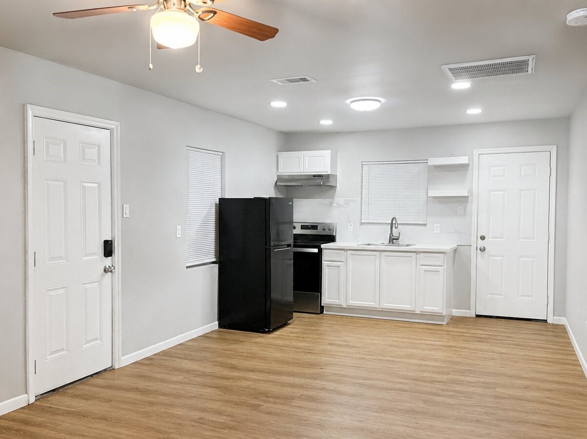 15521 Highway 6 Property Photo 8