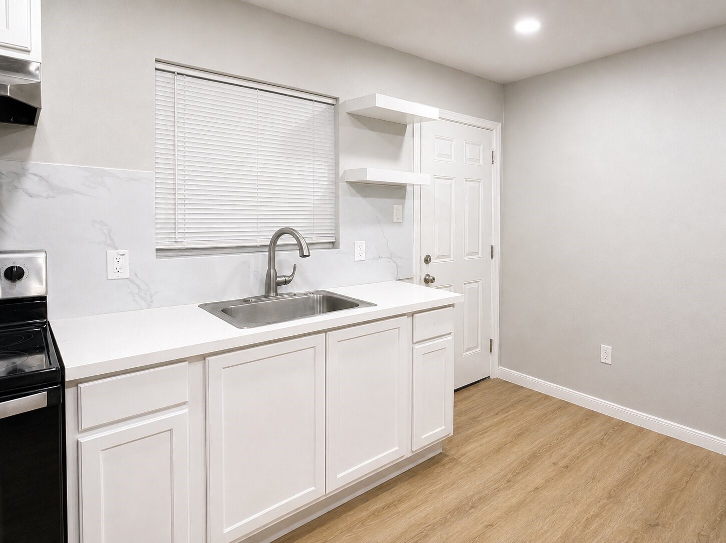 15521 Highway 6 Property Photo 11