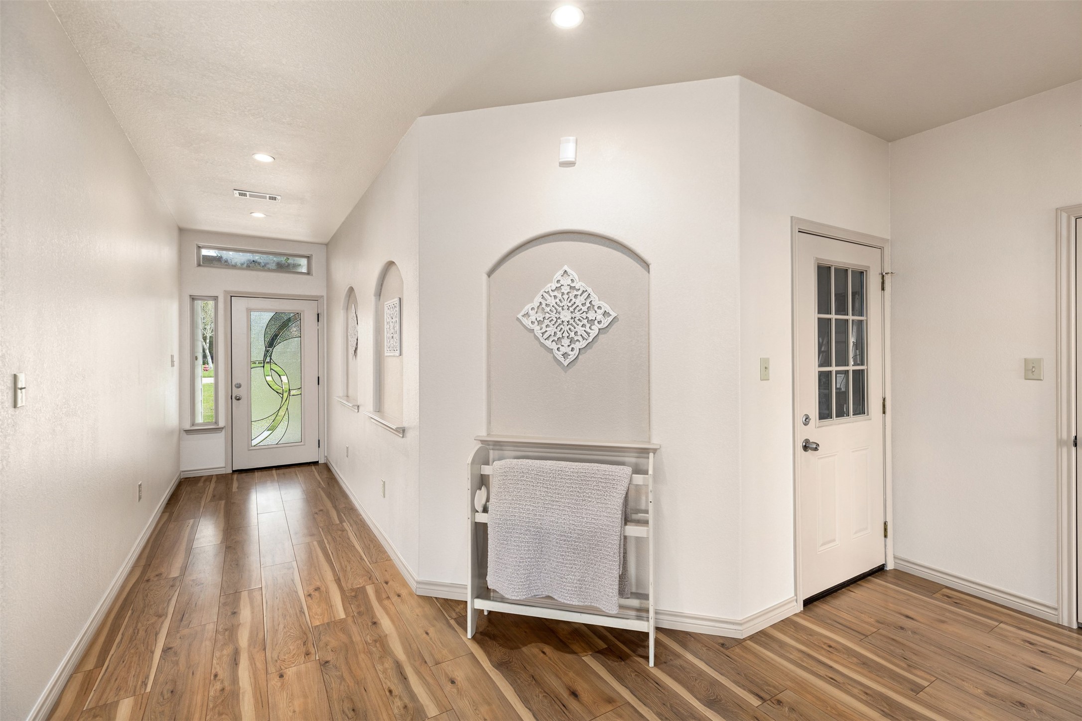 606 Echo Lane Property Photo 11