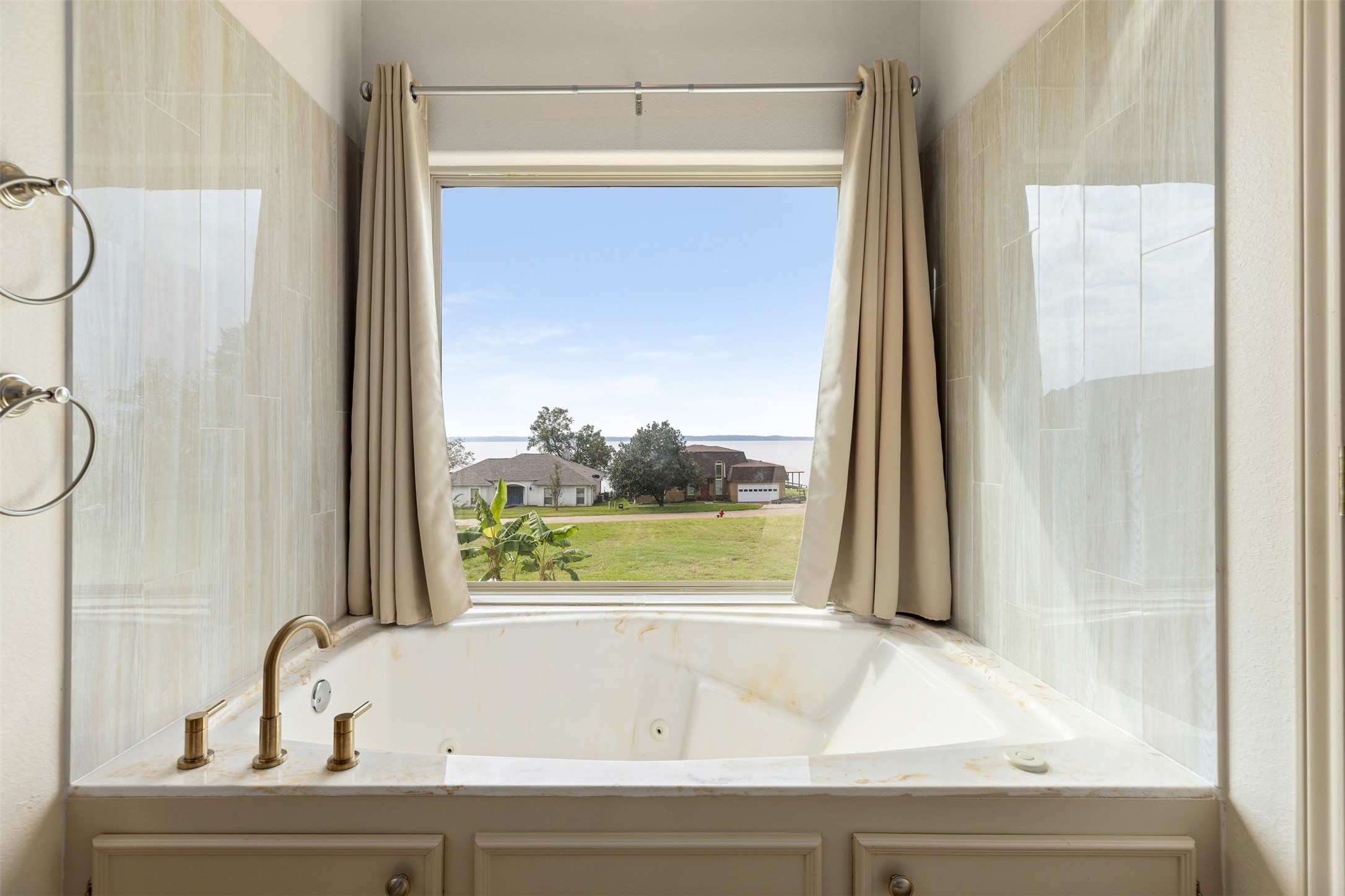 606 Echo Lane Property Photo 36