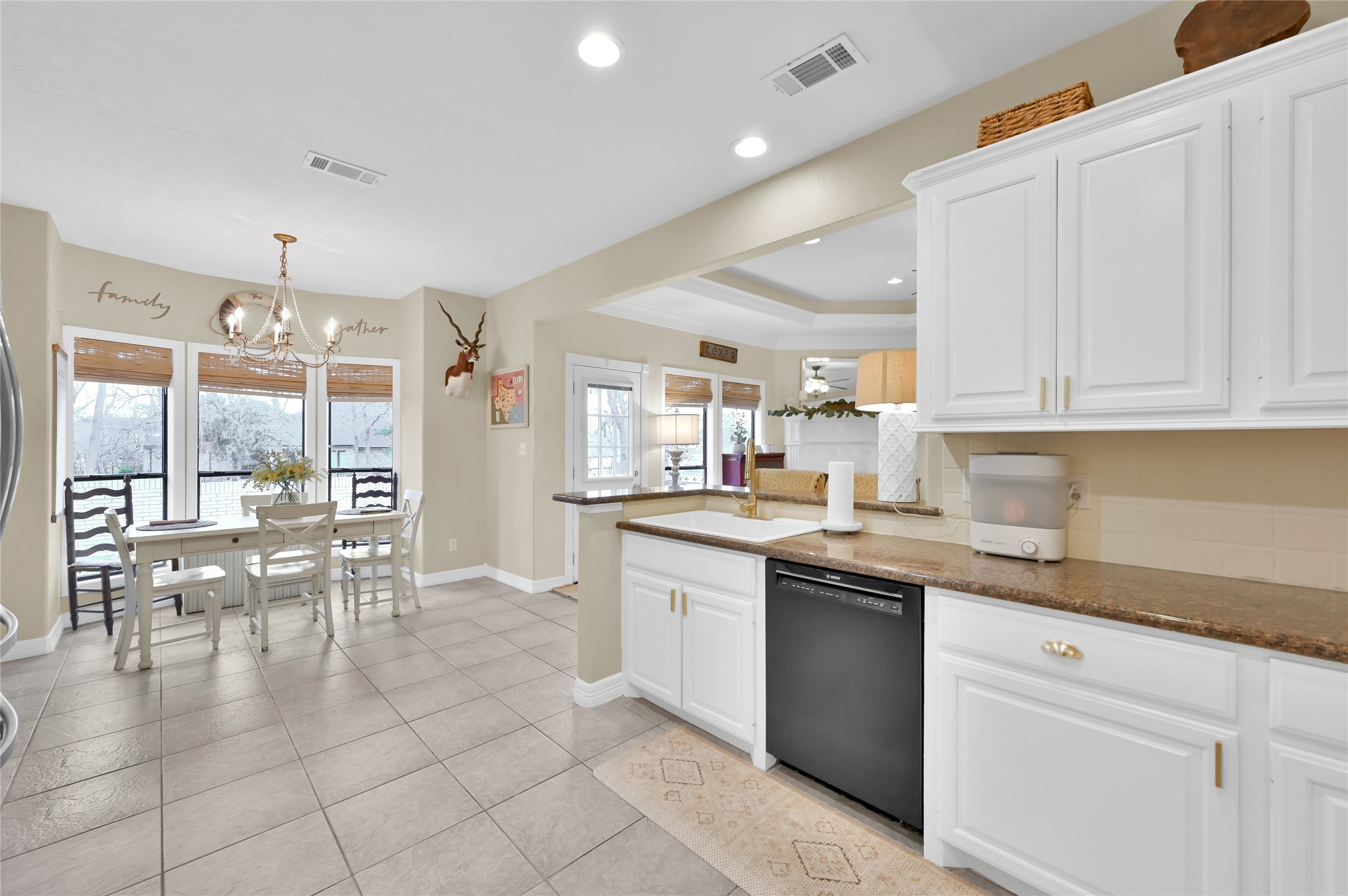 33 Ruskin Drive W Property Photo 16