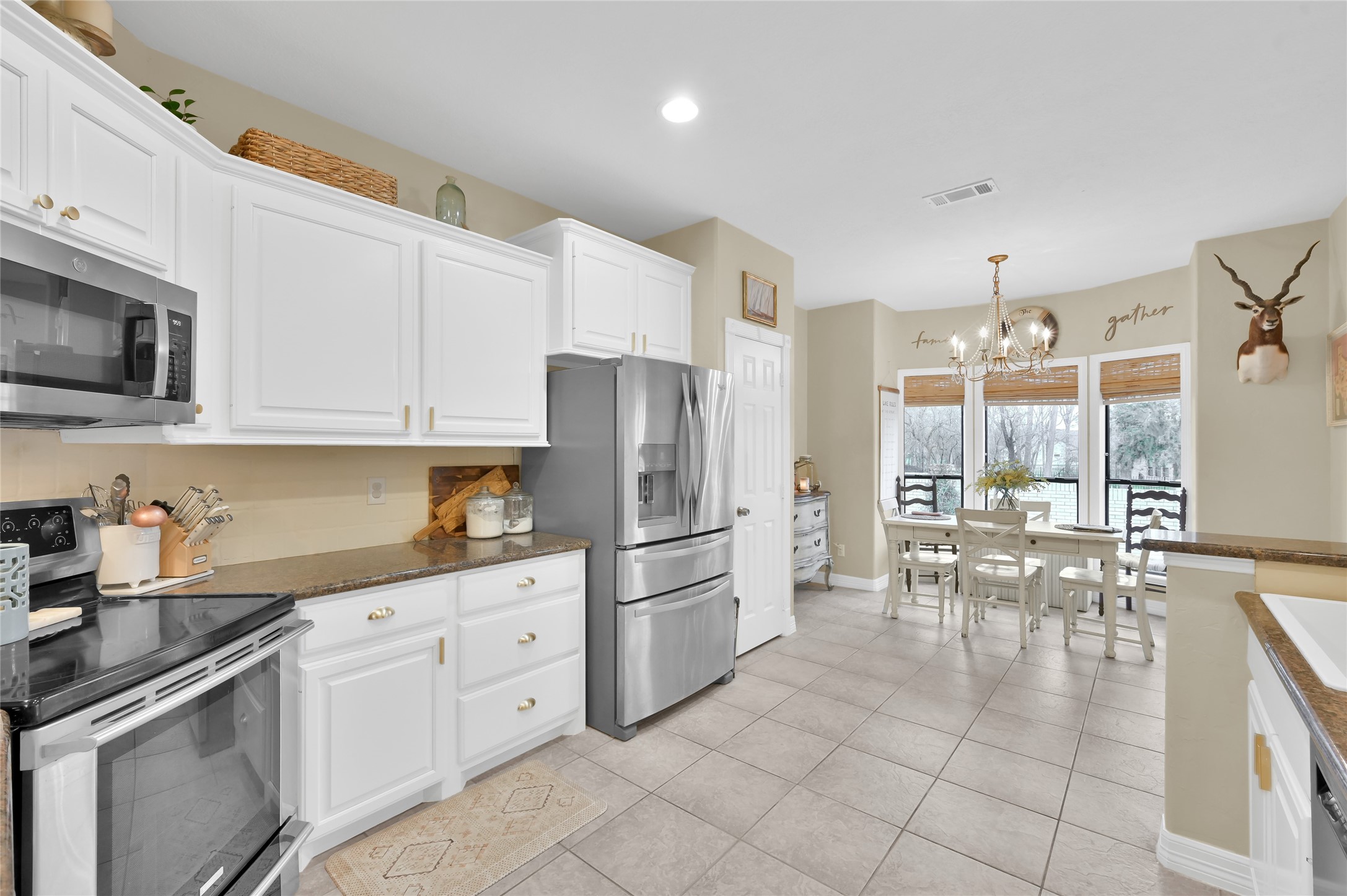 33 Ruskin Drive W Property Photo 17