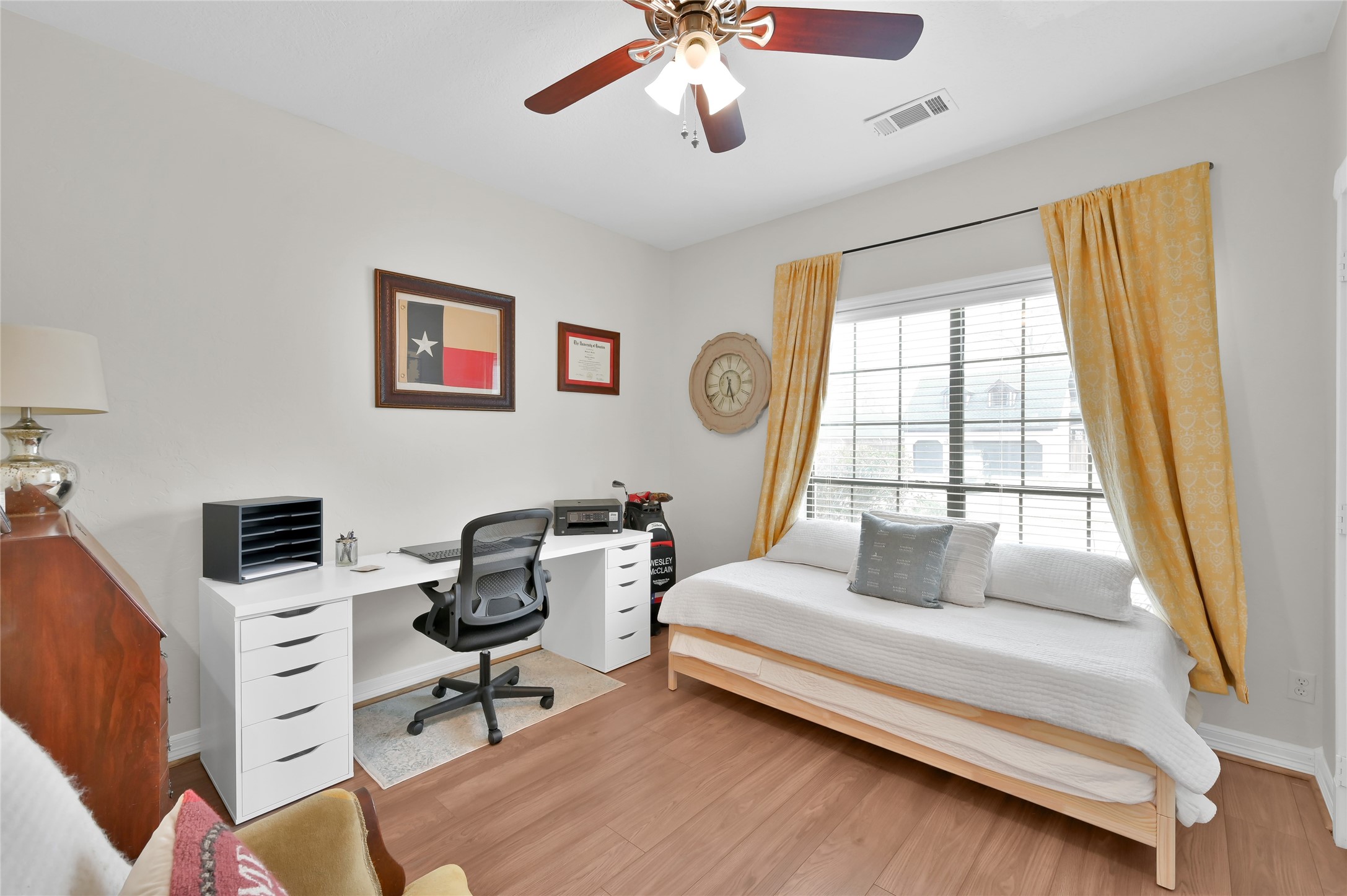 33 Ruskin Drive W Property Photo 31