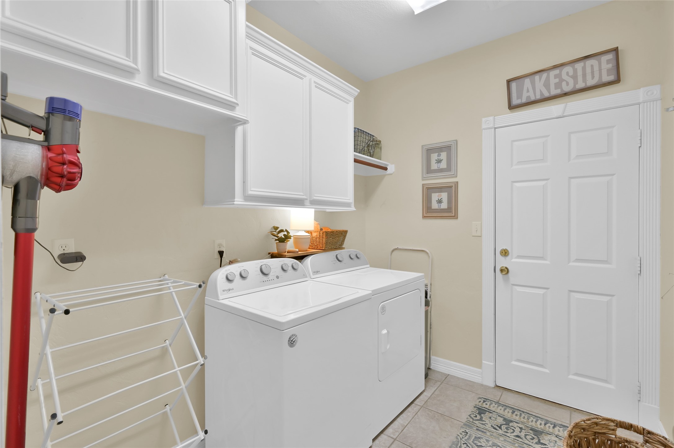 33 Ruskin Drive W Property Photo 35