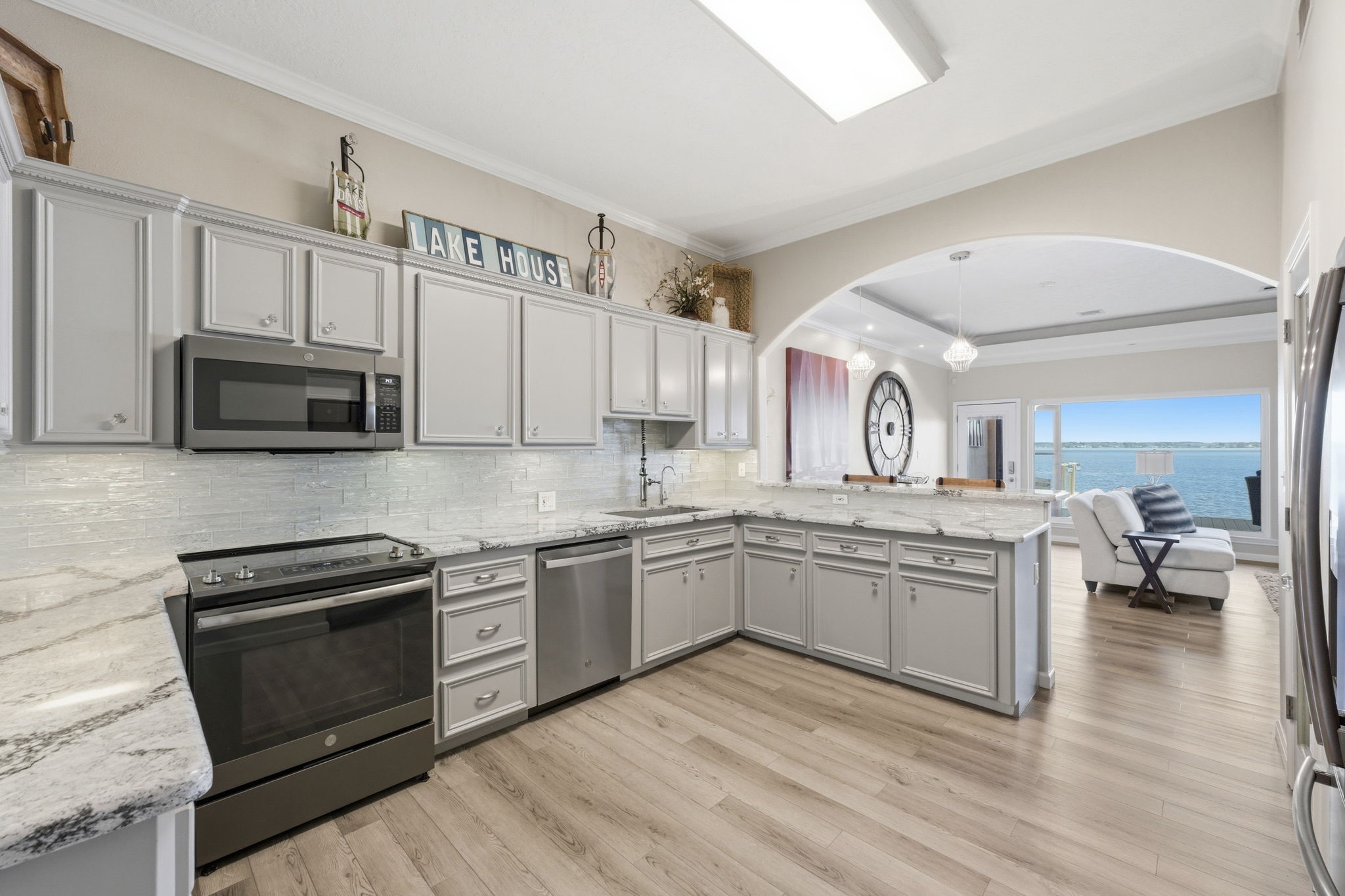 2 Regency Point Property Photo 4
