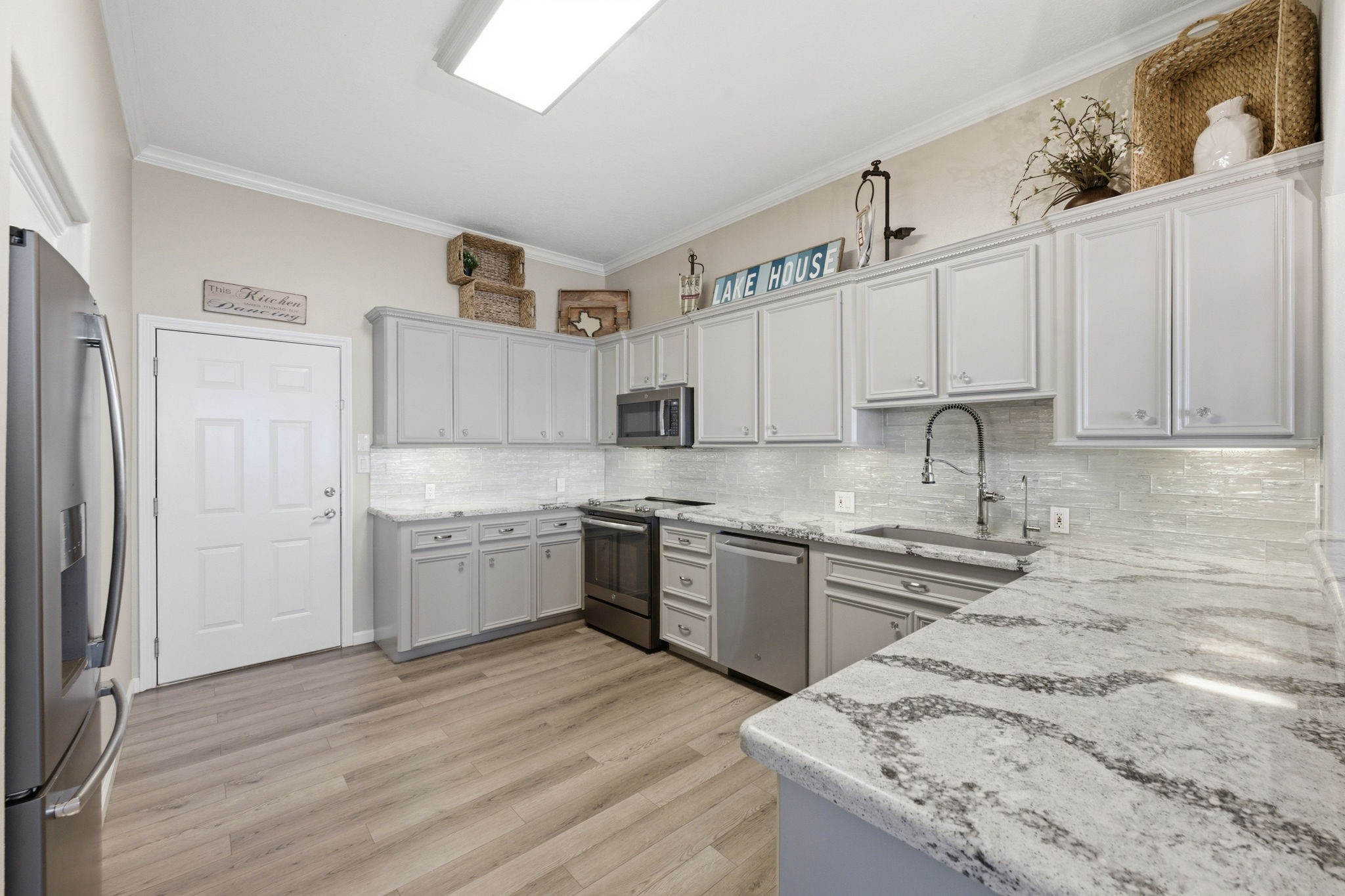 2 Regency Point Property Photo 14