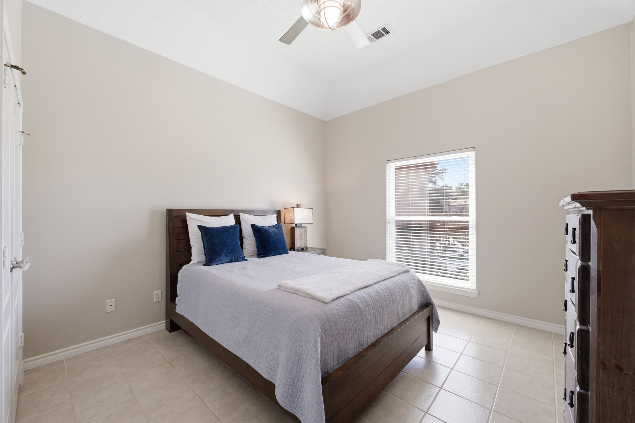 2 Regency Point Property Photo 25