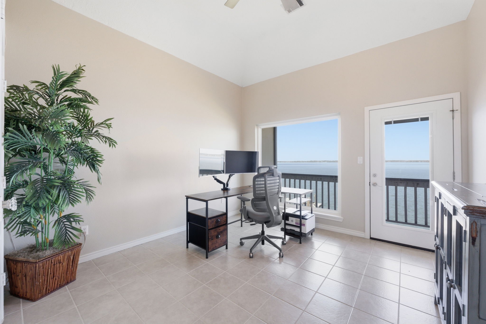 2 Regency Point Property Photo 28
