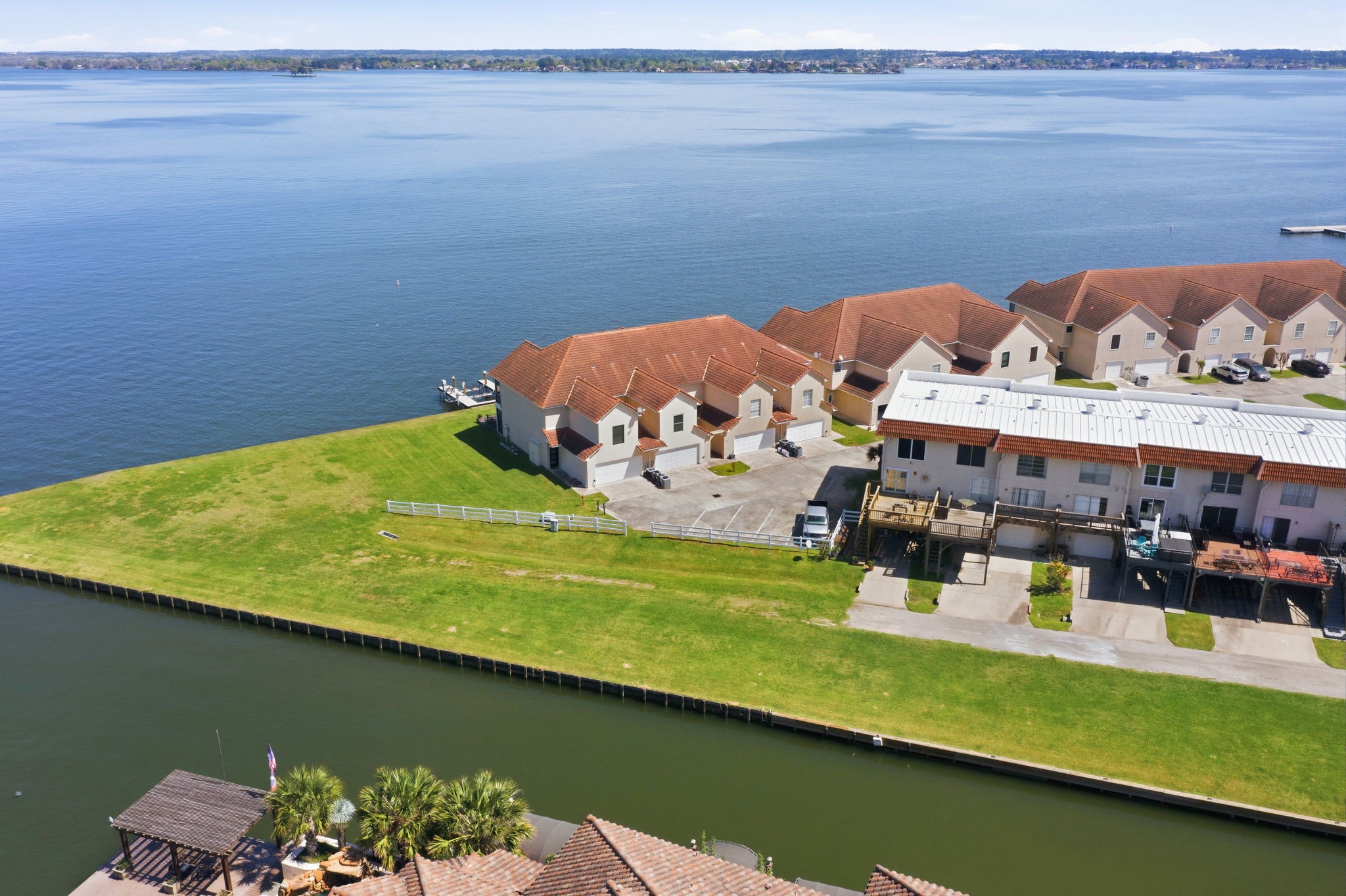 2 Regency Point Property Photo 38