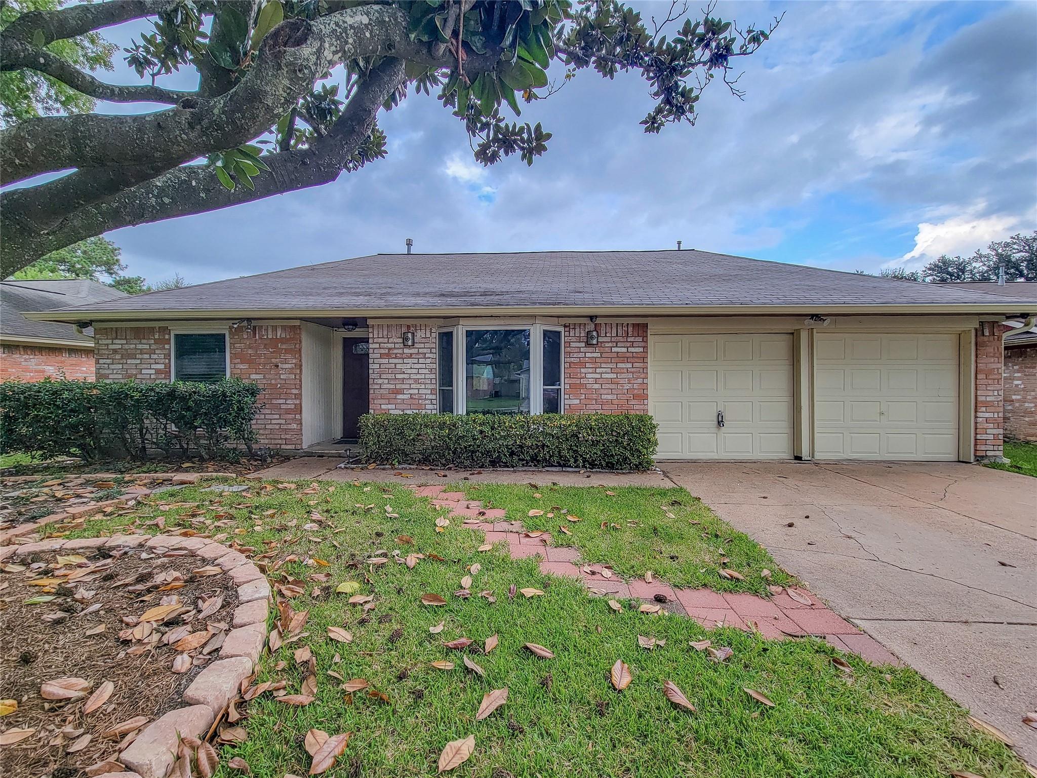 9422 Thistle Trail Drive Property Photo 1