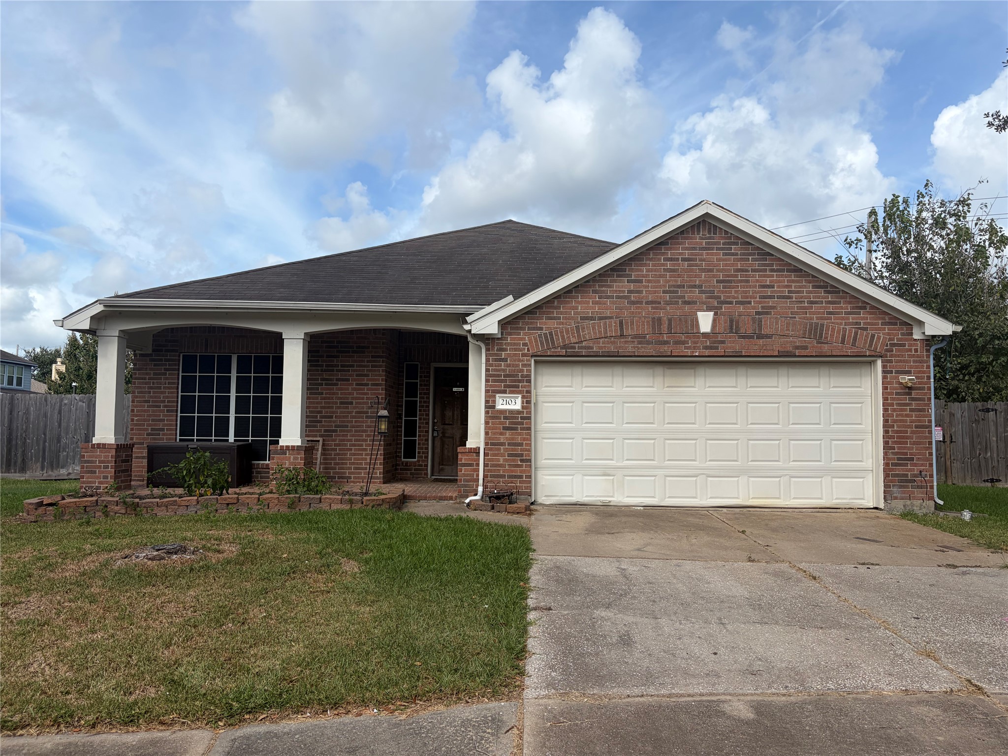 2103 Kingfisher Court Property Photo 1