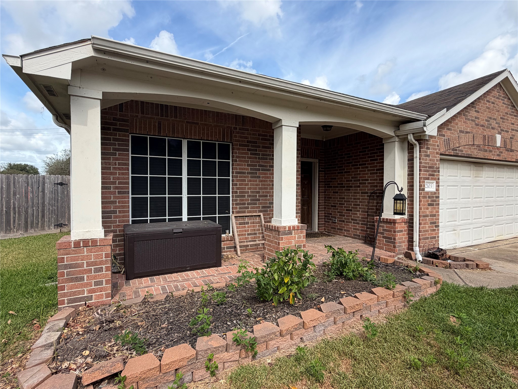 2103 Kingfisher Court Property Photo 2