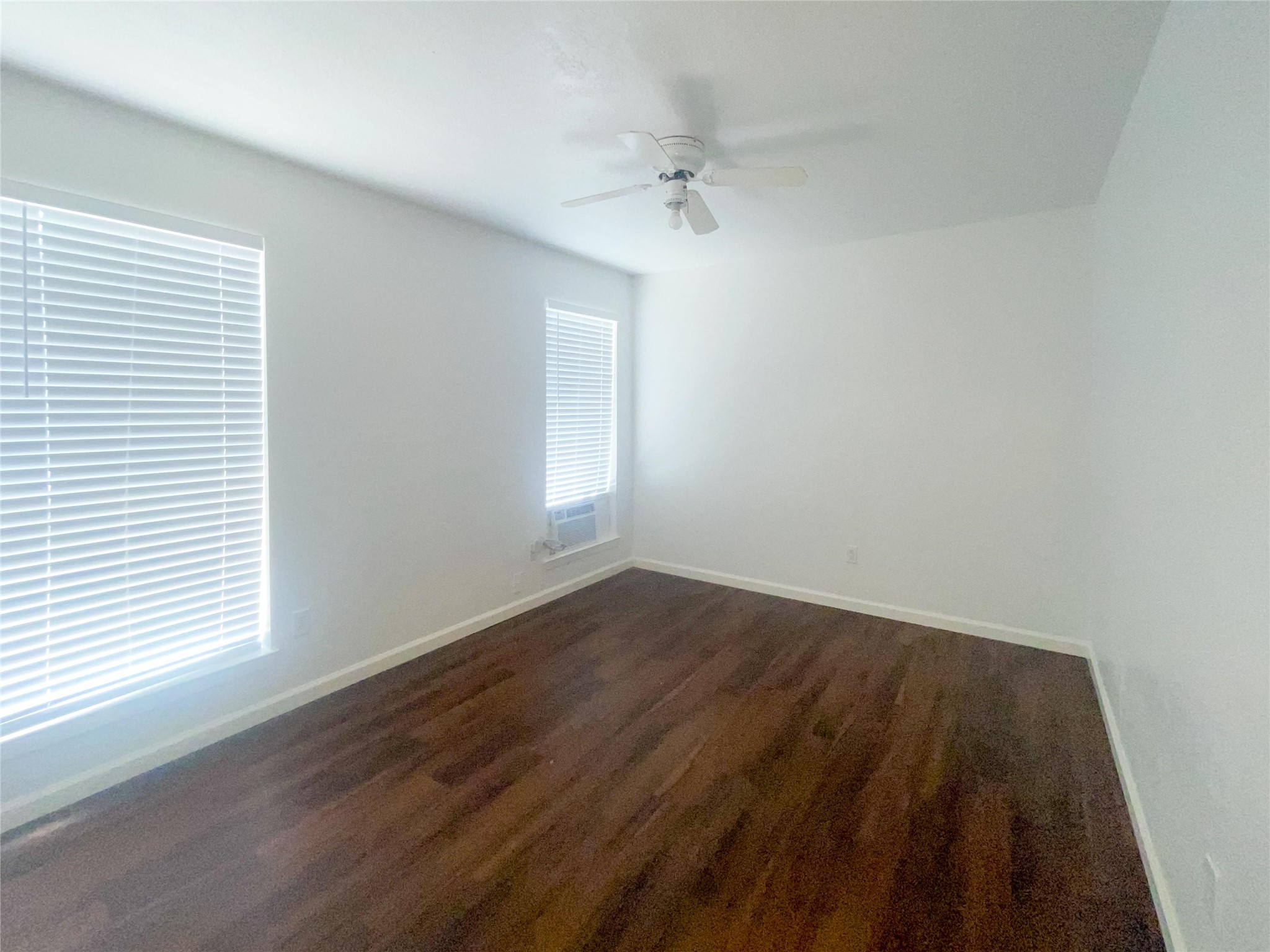 9506 Riverside Lodge Drive Property Photo 8