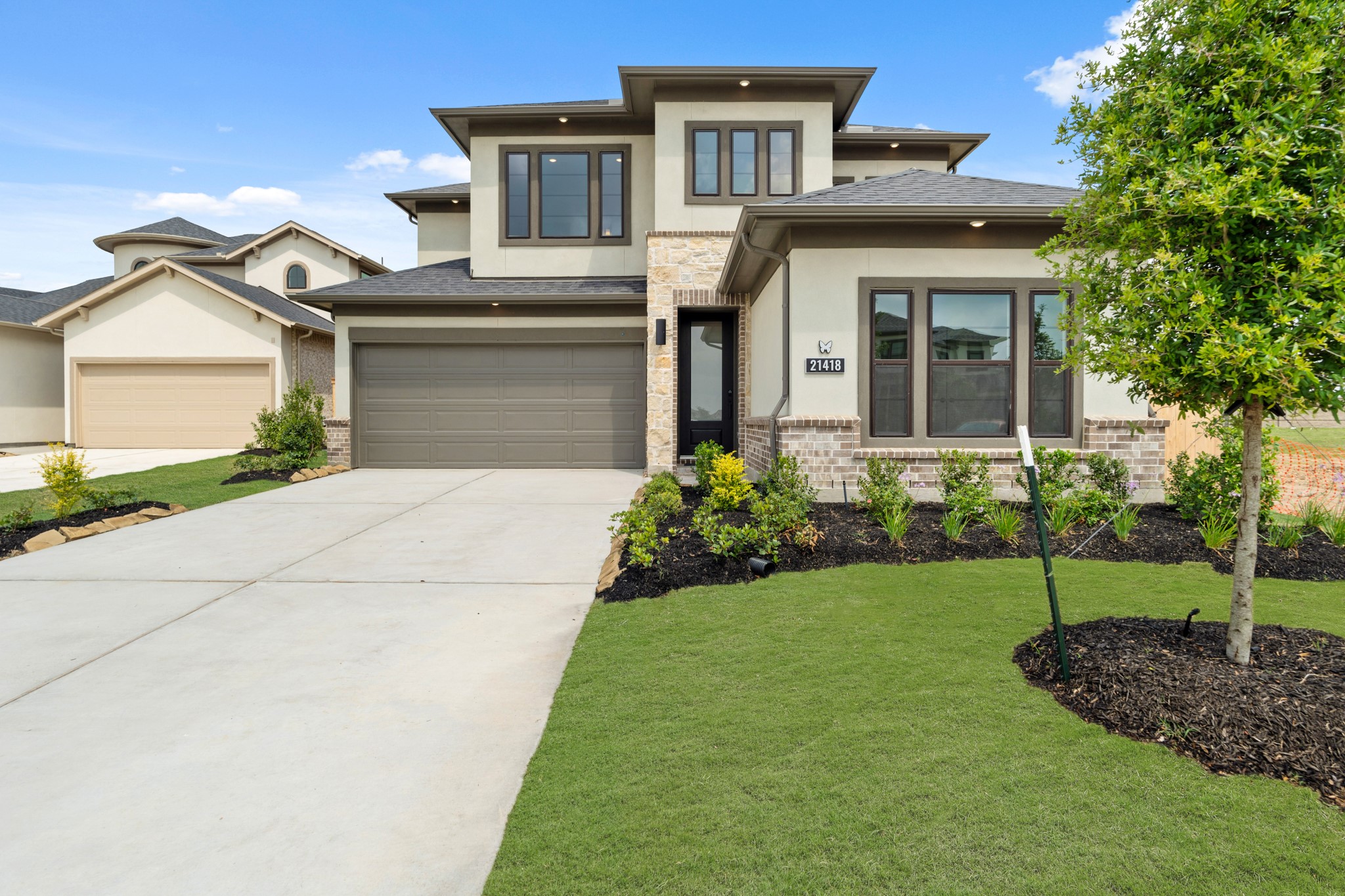 21418 Jewelflower Court Property Photo 4