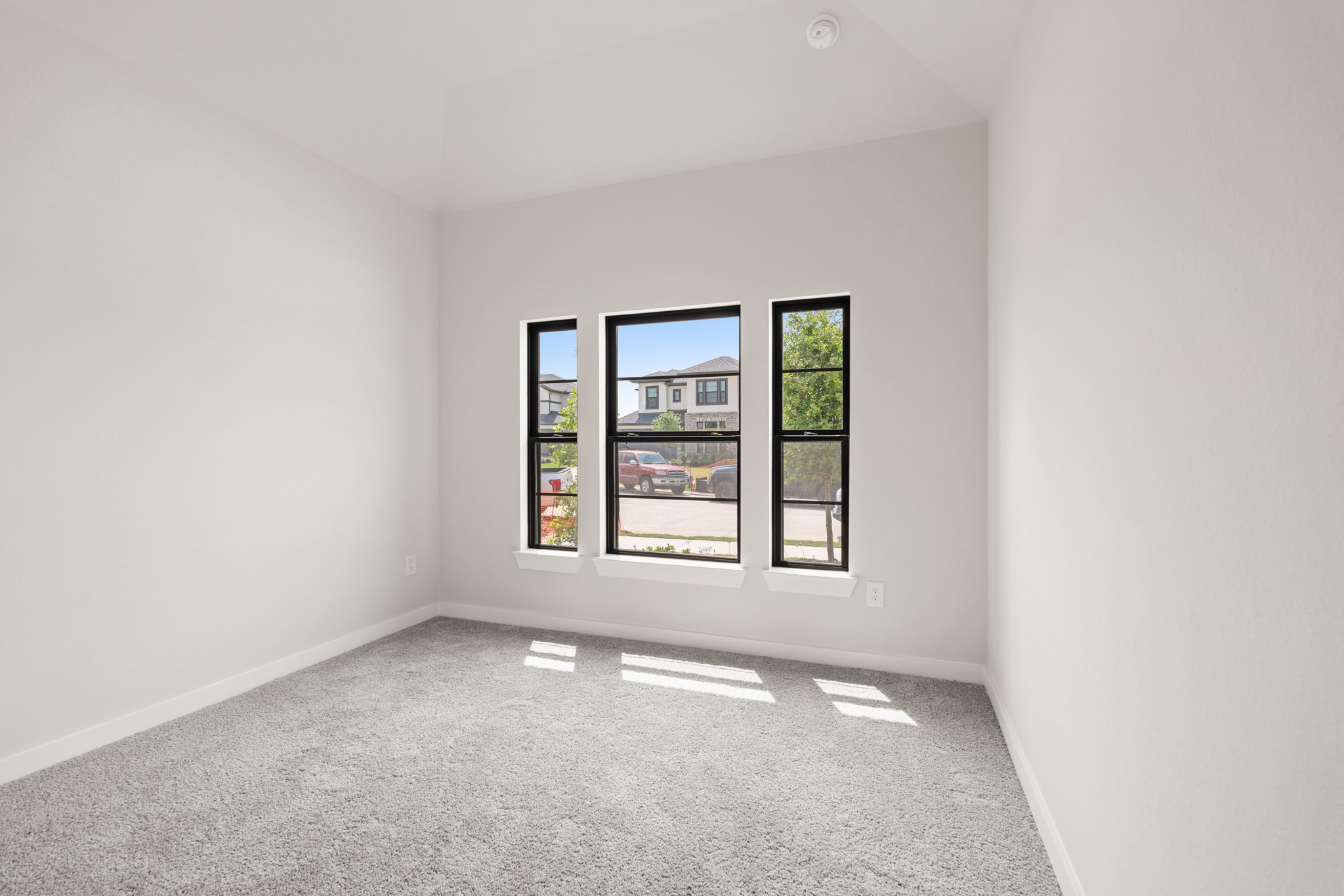 21418 Jewelflower Court Property Photo 6