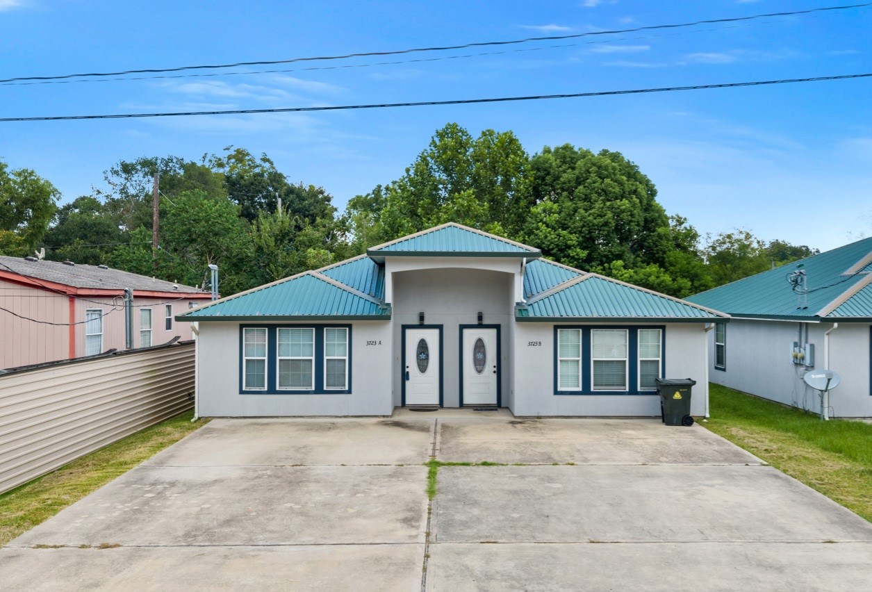 3723 Putnam Drive A Property Photo 1