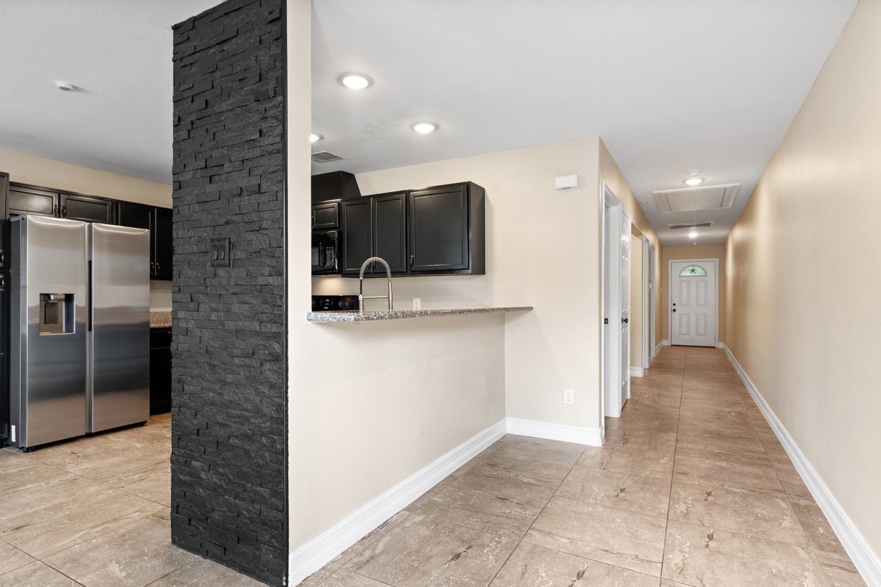 3723 Putnam Drive A Property Photo 4